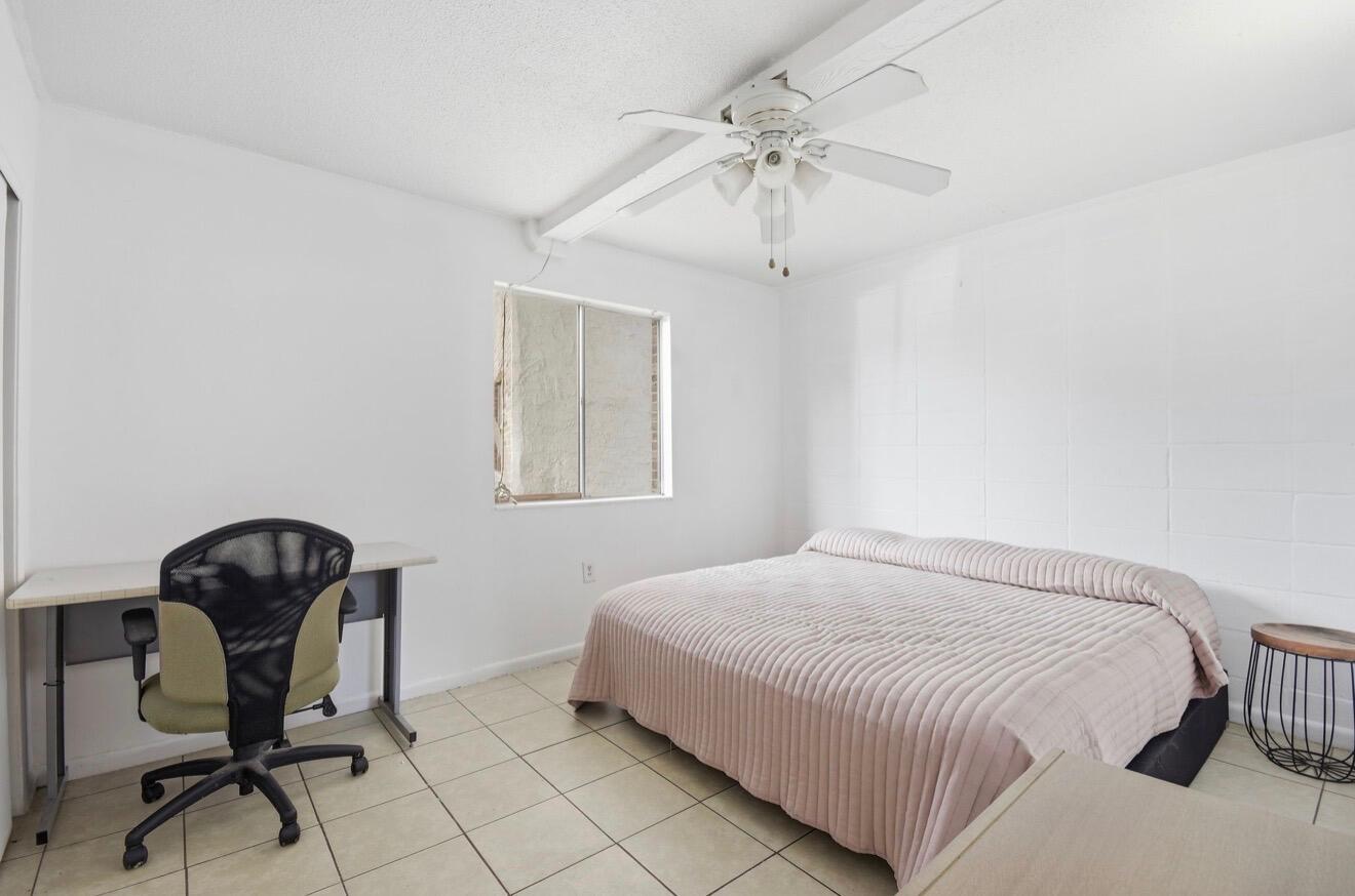 BREAKERS WEST - Residential