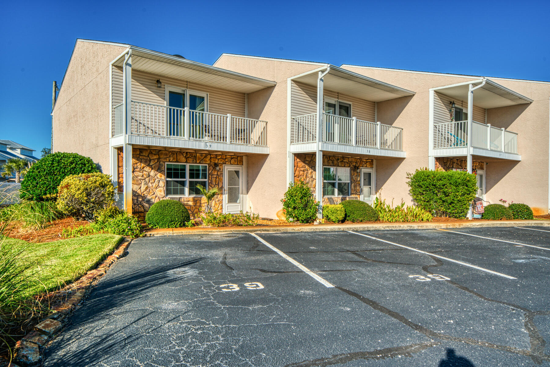 WOODLAND SHORES T/H PH IV - Residential