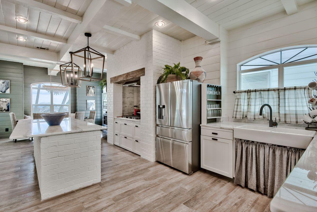 CRYSTAL BEACH - Residential