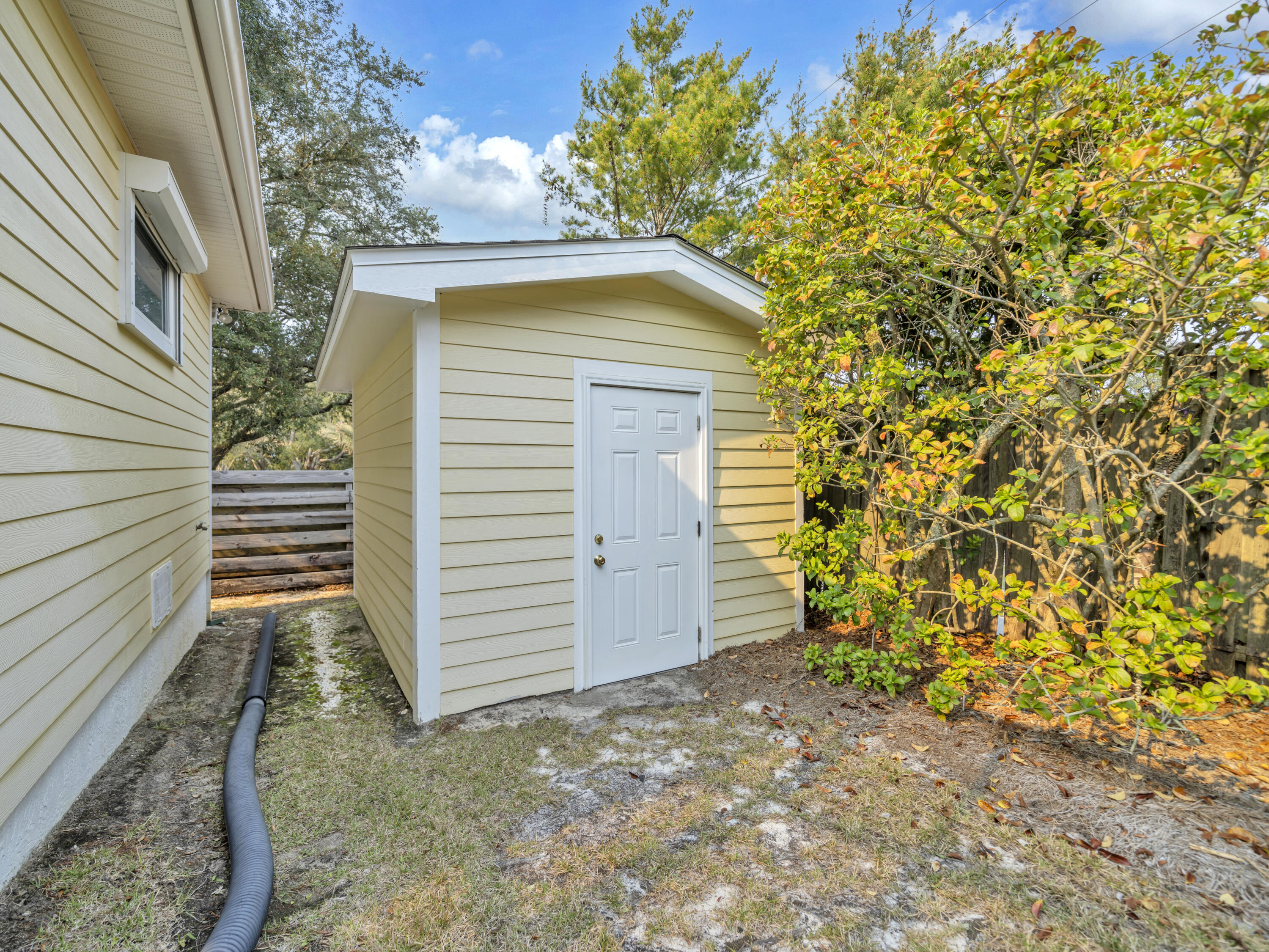 CAMP CREEK LAKE - Residential