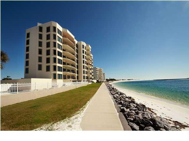 WATERVIEW TOWERS YACHT CLUB - Residential