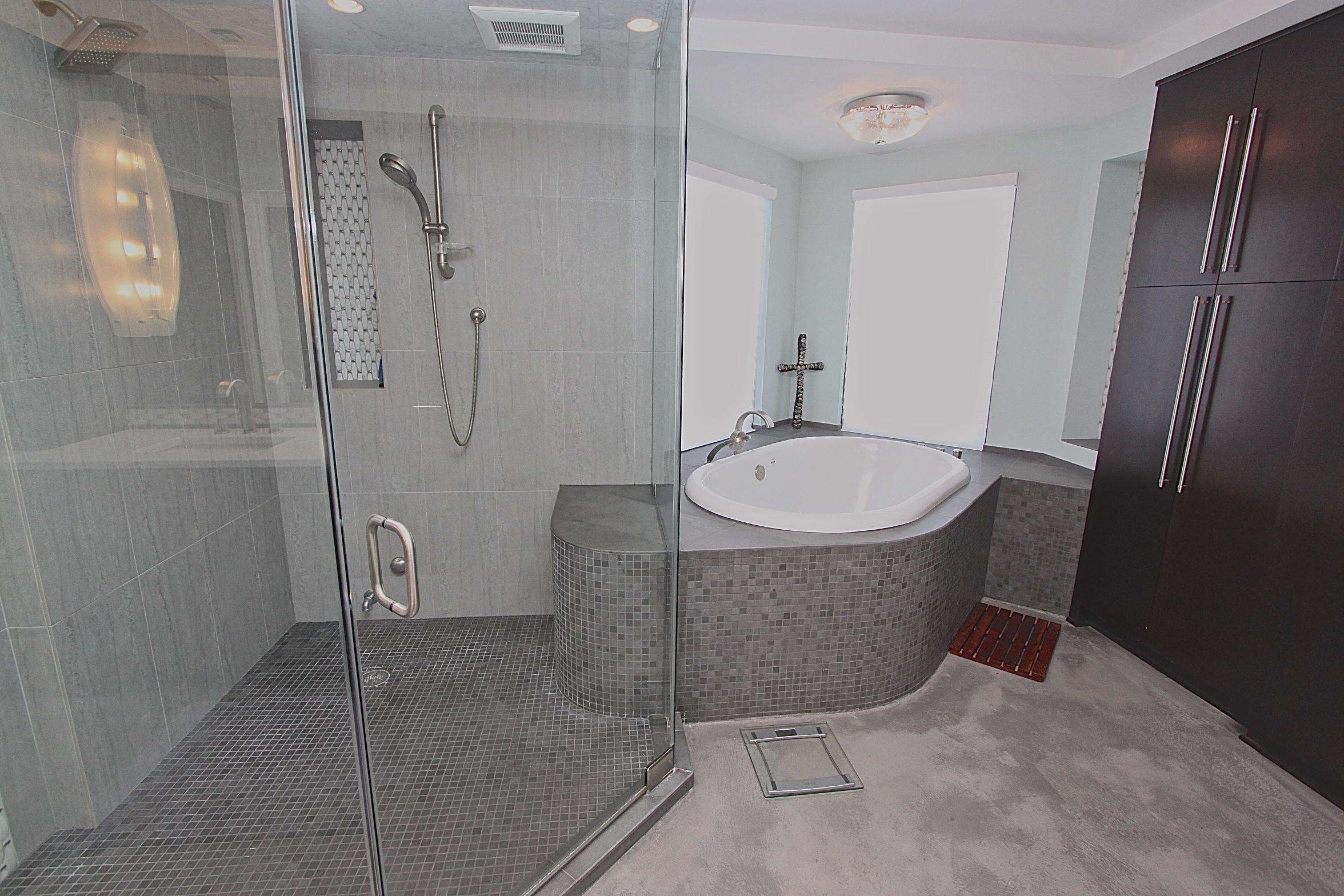 WATERVIEW TOWERS YACHT CLUB - Residential