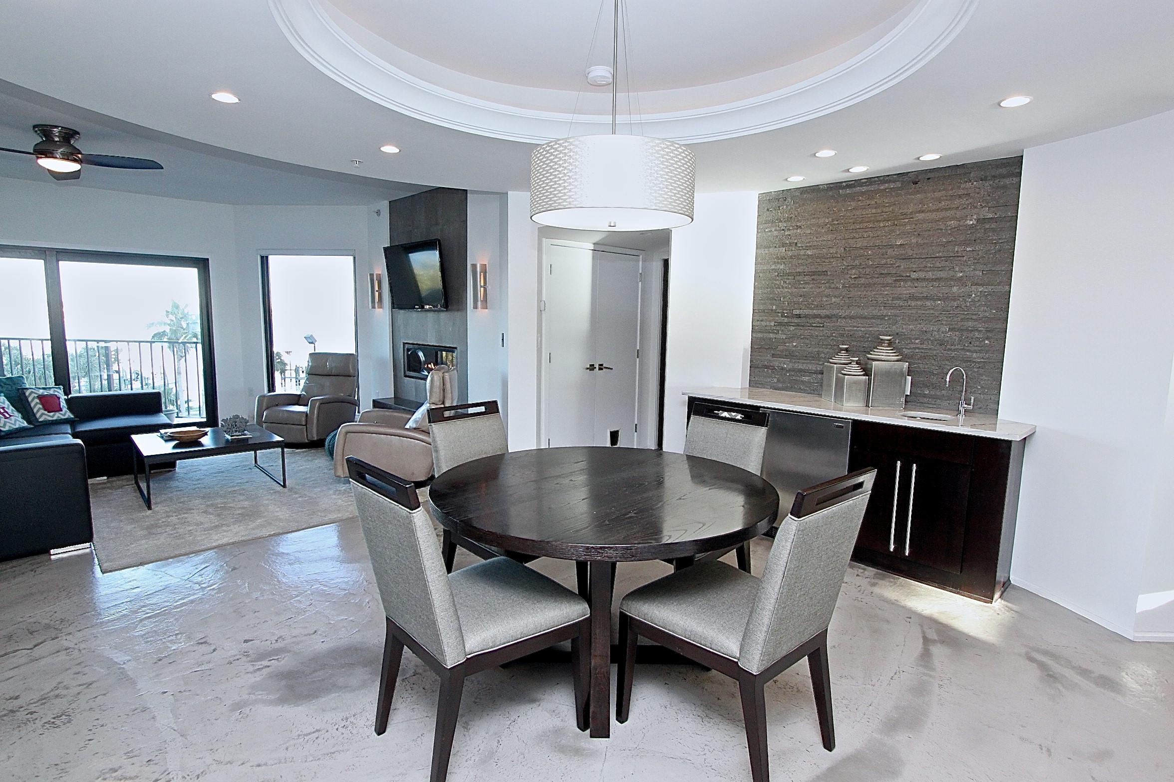 WATERVIEW TOWERS YACHT CLUB - Residential