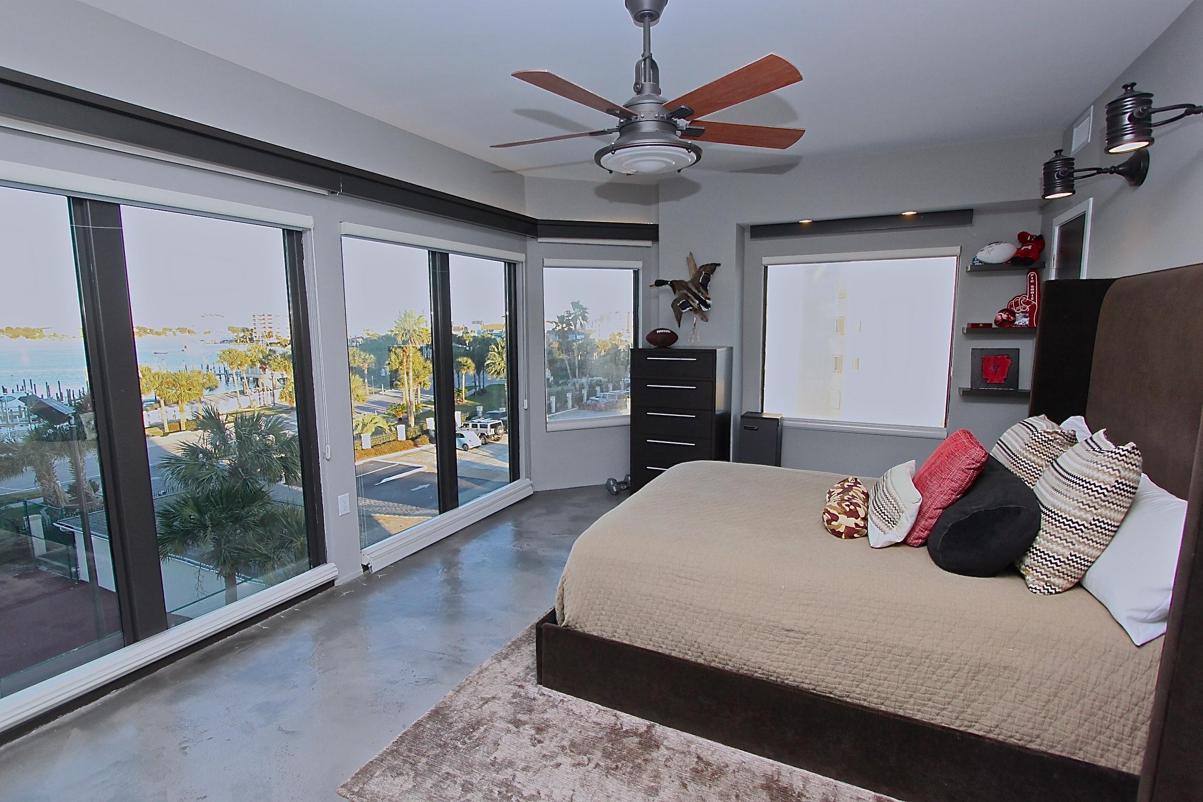 WATERVIEW TOWERS YACHT CLUB - Residential