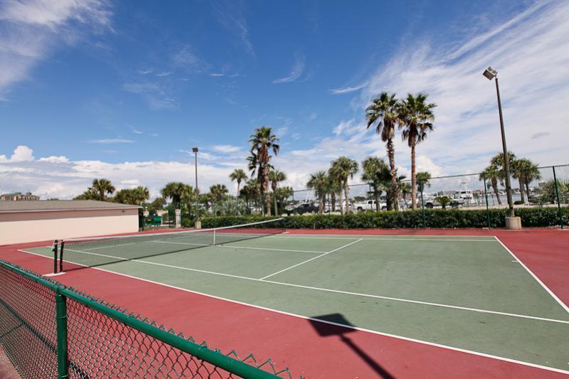 WATERVIEW TOWERS YACHT CLUB - Residential