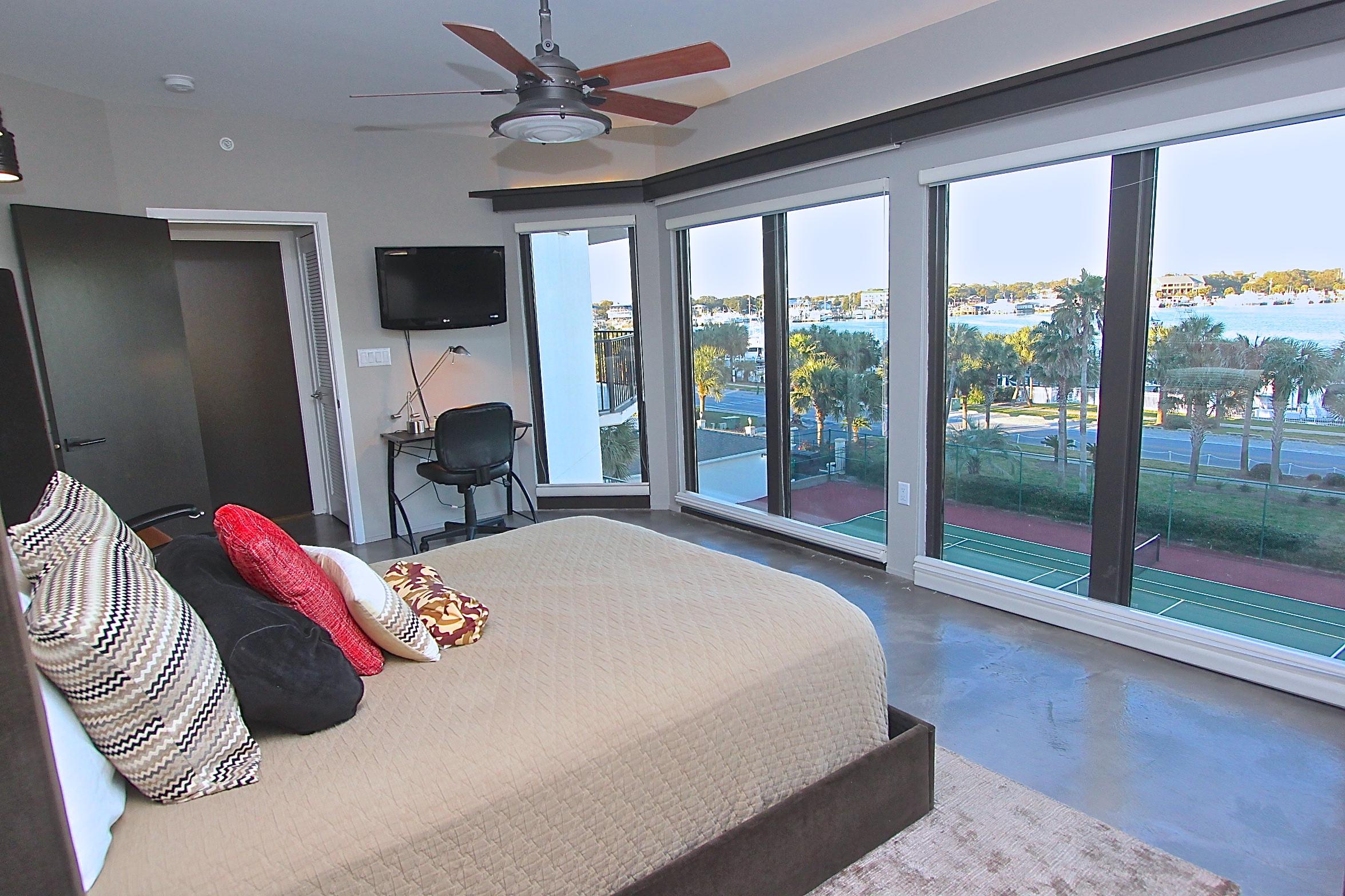 WATERVIEW TOWERS YACHT CLUB - Residential