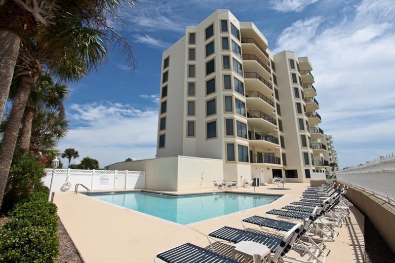 WATERVIEW TOWERS YACHT CLUB - Residential