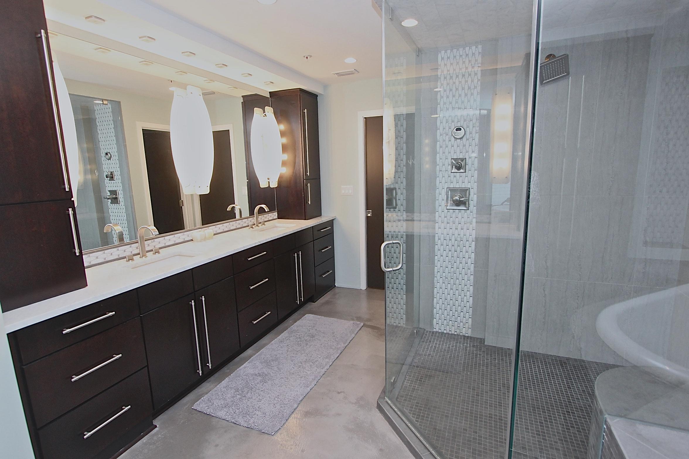 WATERVIEW TOWERS YACHT CLUB - Residential