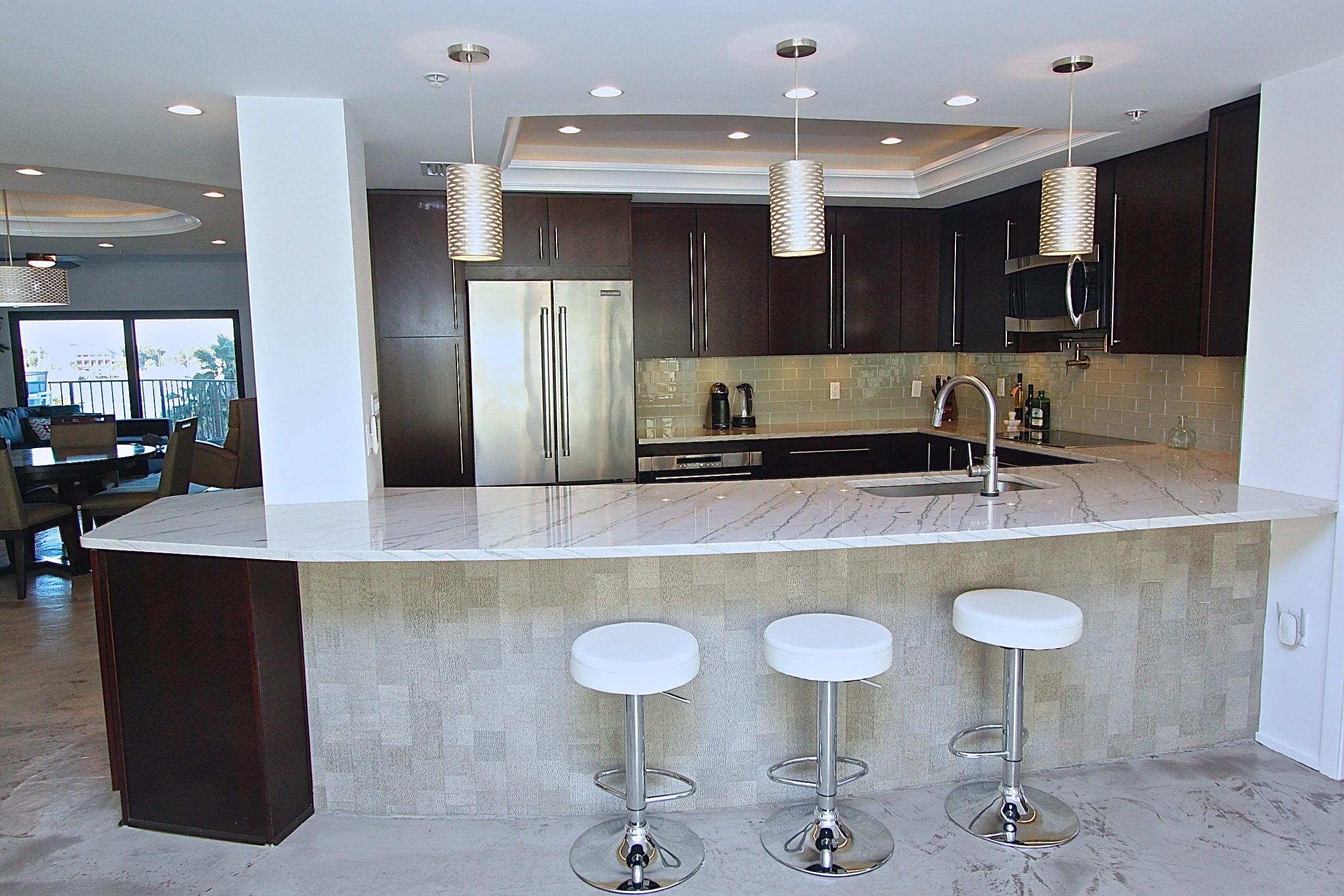 WATERVIEW TOWERS YACHT CLUB - Residential