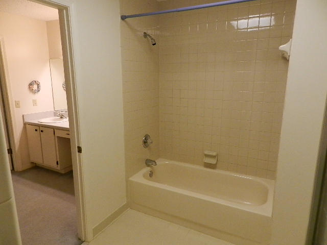 HIDDEN CREEK - Residential