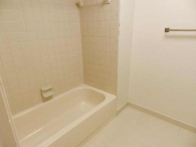 HIDDEN CREEK - Residential