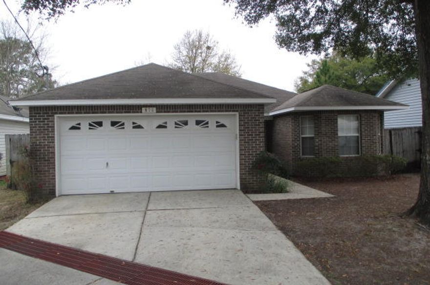 Centrally located between Hurlburt and Eglin Air Force bases and convenient to shopping. Very nice 3 bedroom 2 bath home with 2 car garage. Roomy masterbedroom. Open living room. Fenced, paved backyard with gazebo. Storage shed. Located on cul de sac.