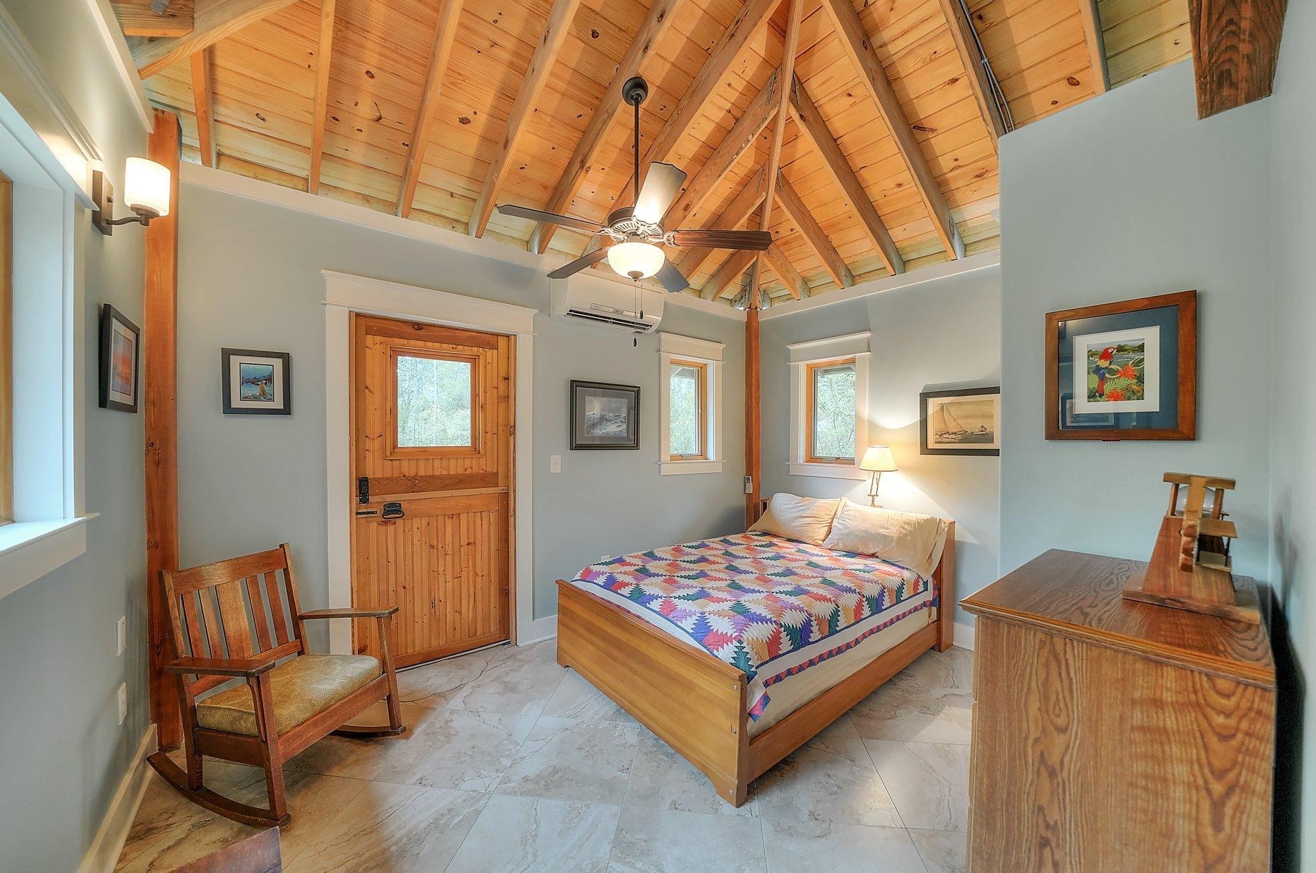 CREEKSIDE - Residential