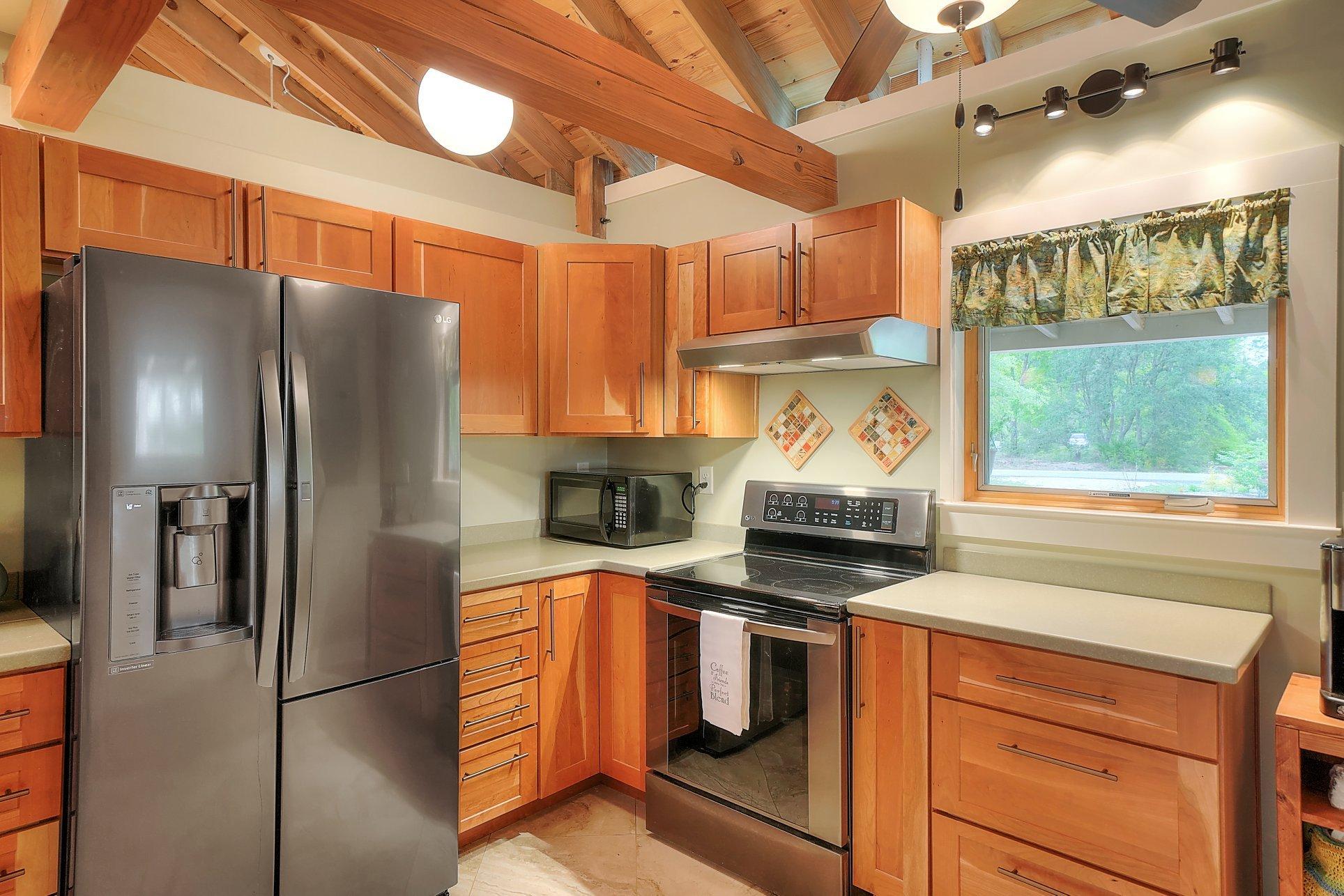 CREEKSIDE - Residential