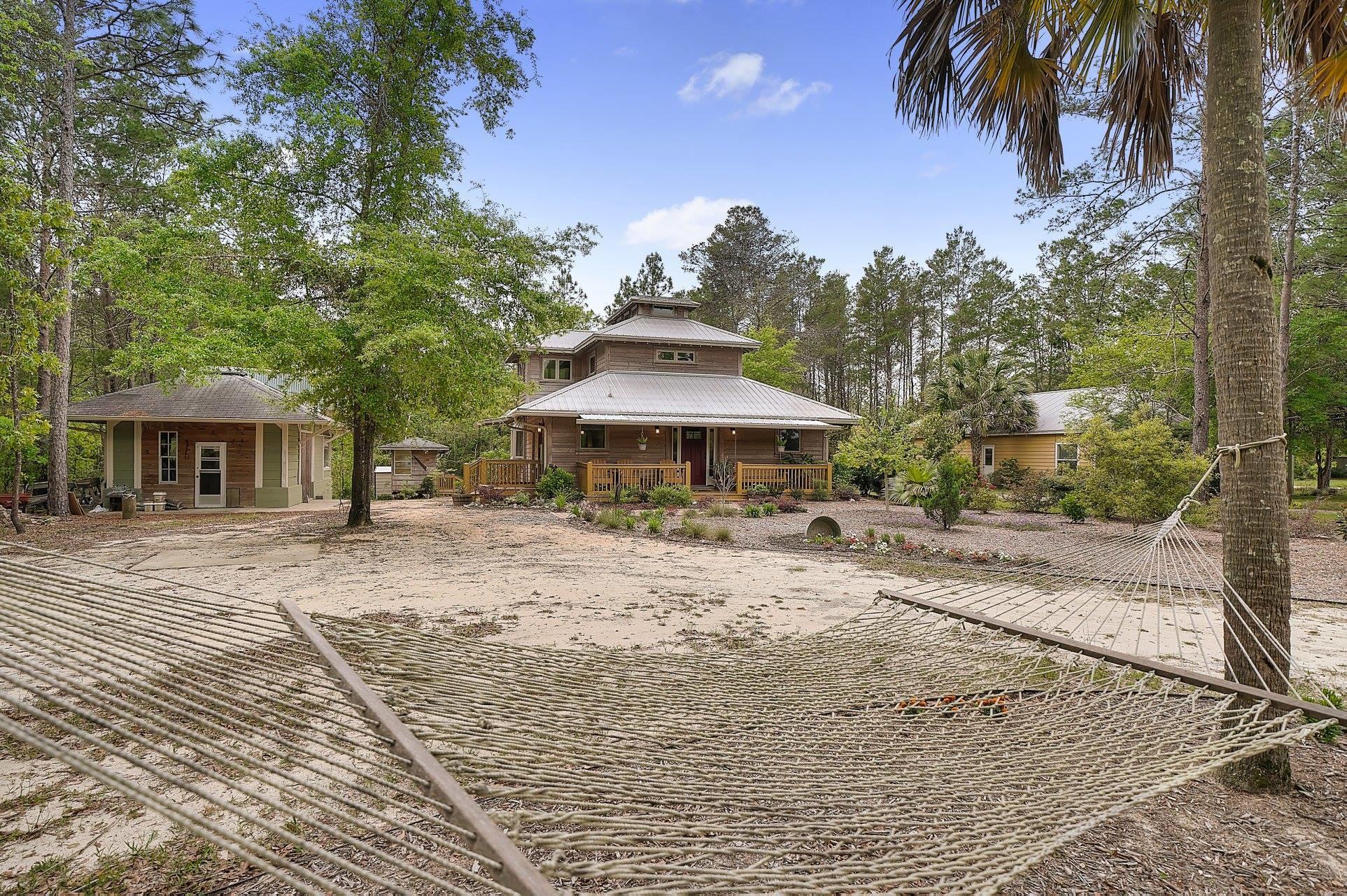 CREEKSIDE - Residential