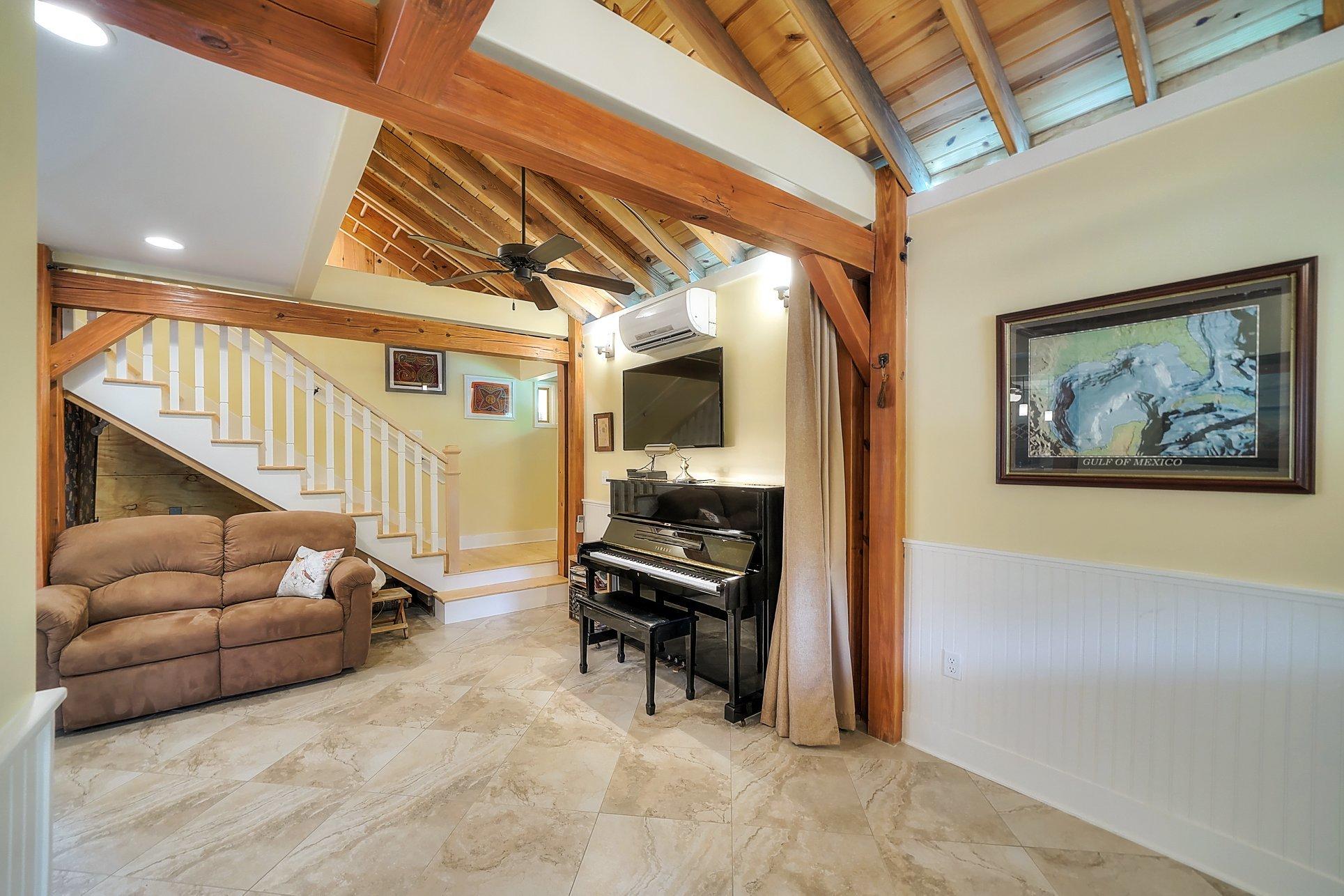CREEKSIDE - Residential