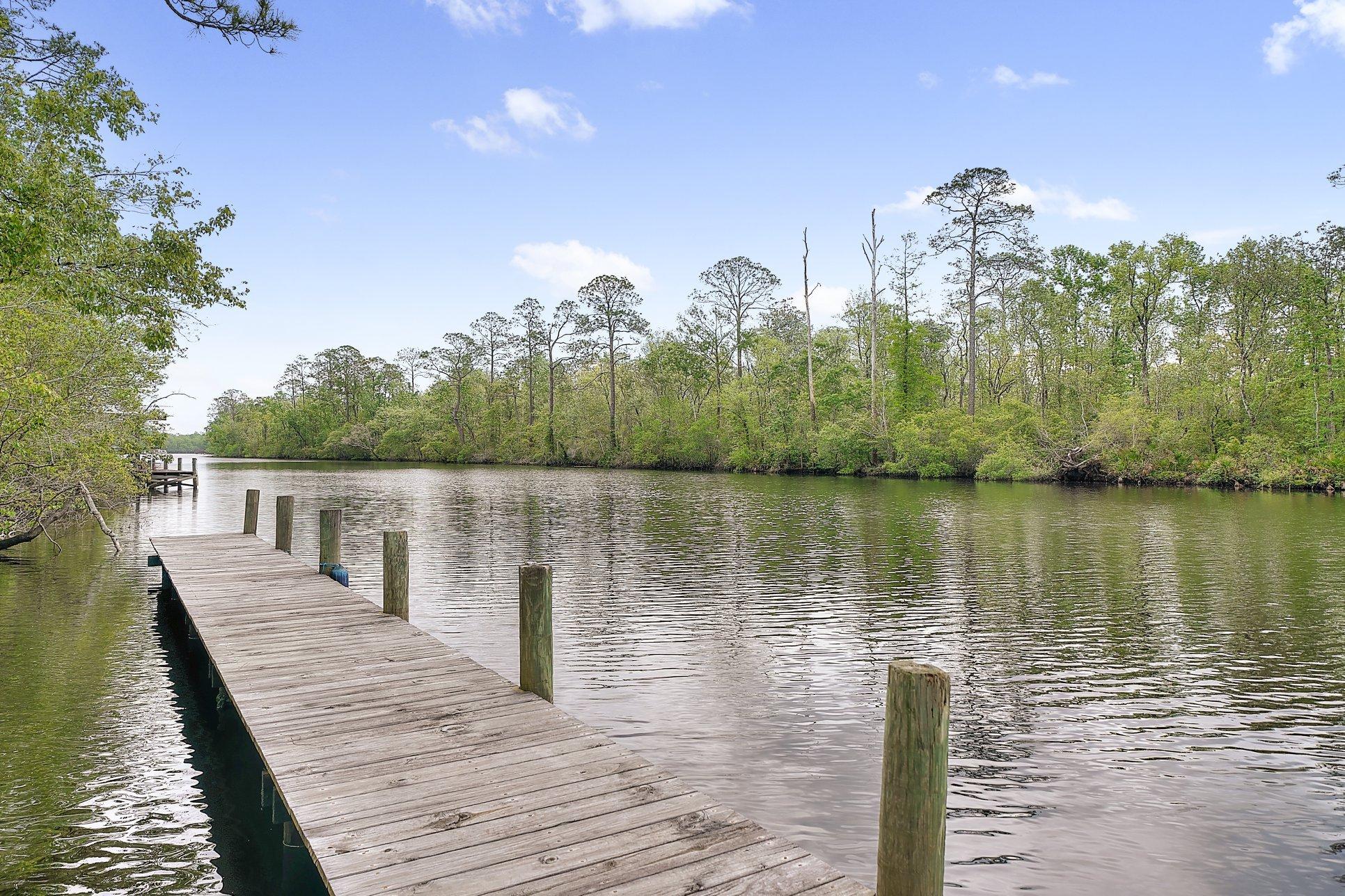 CREEKSIDE - Residential