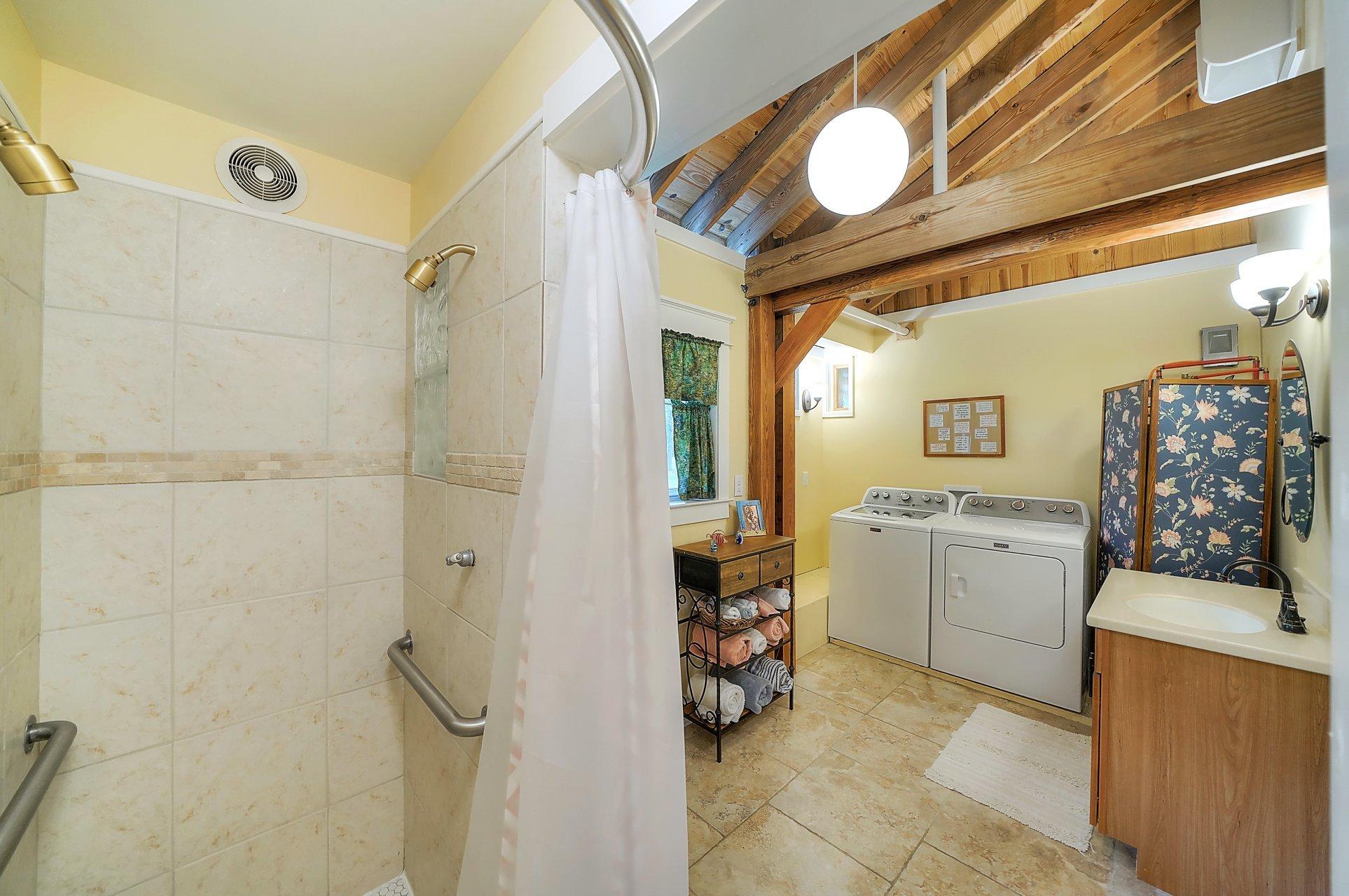 CREEKSIDE - Residential