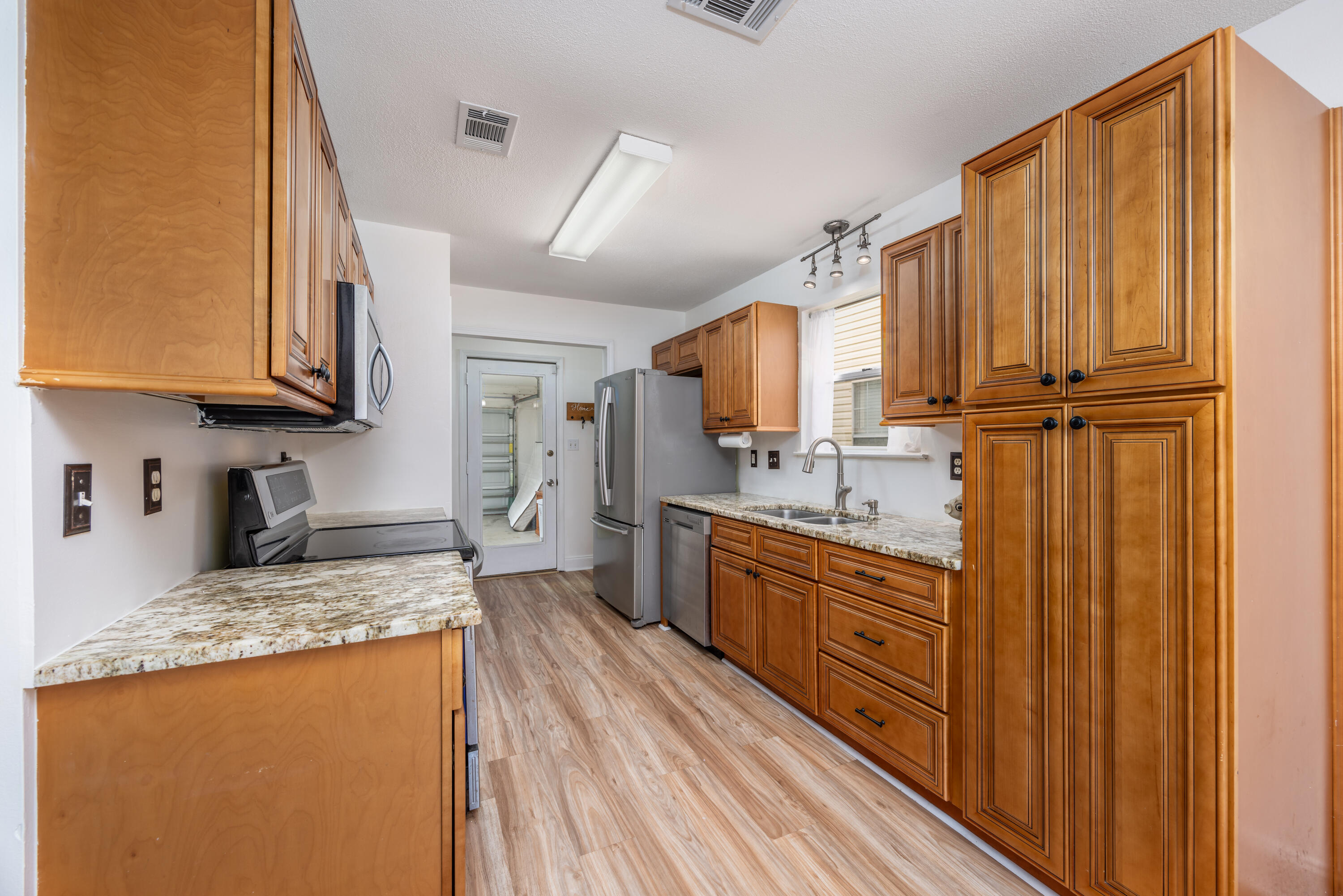 PINE RIDGE TRACE RE/SUB - Residential