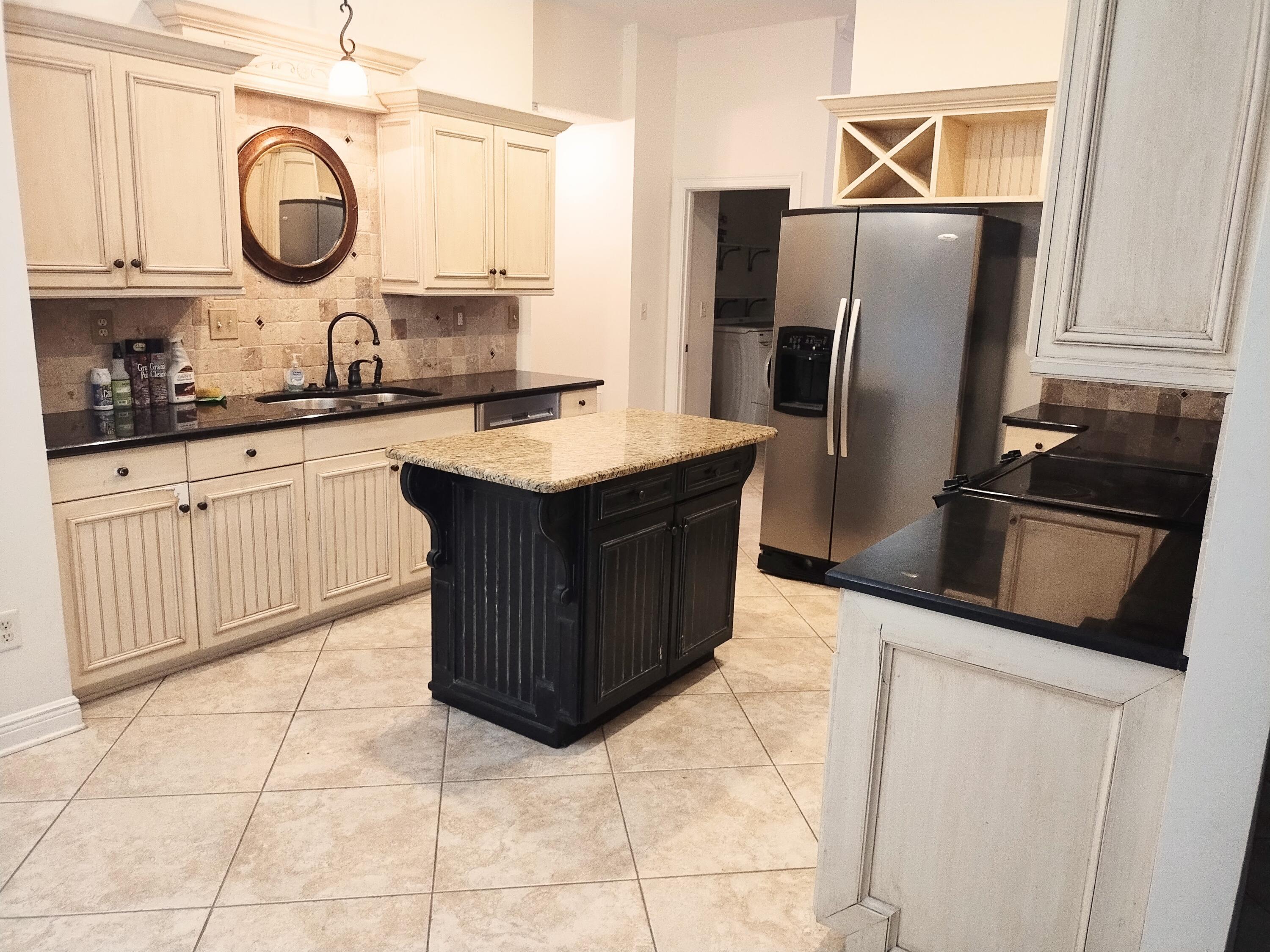 SHADOW OAKS - Residential