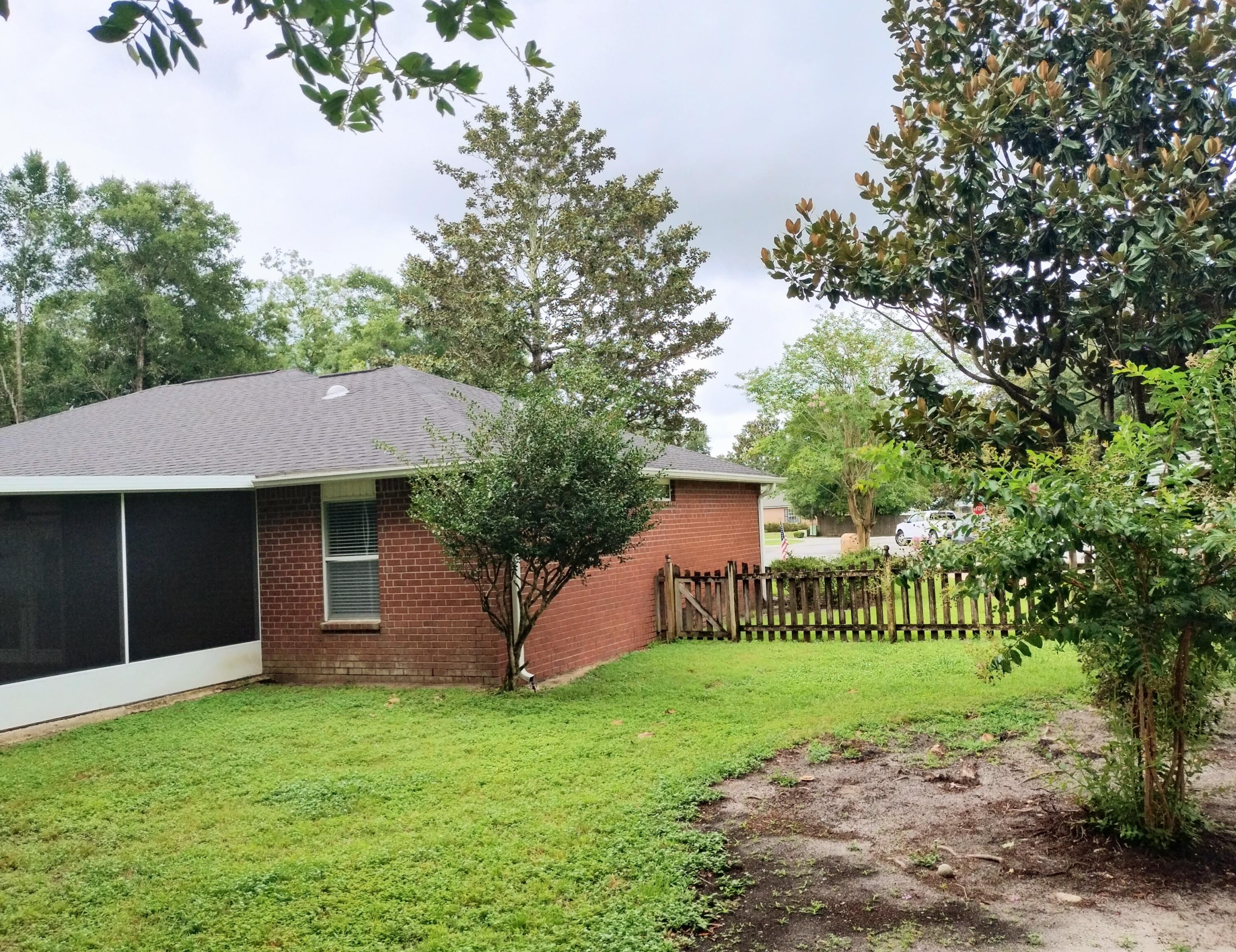 SHADOW OAKS - Residential