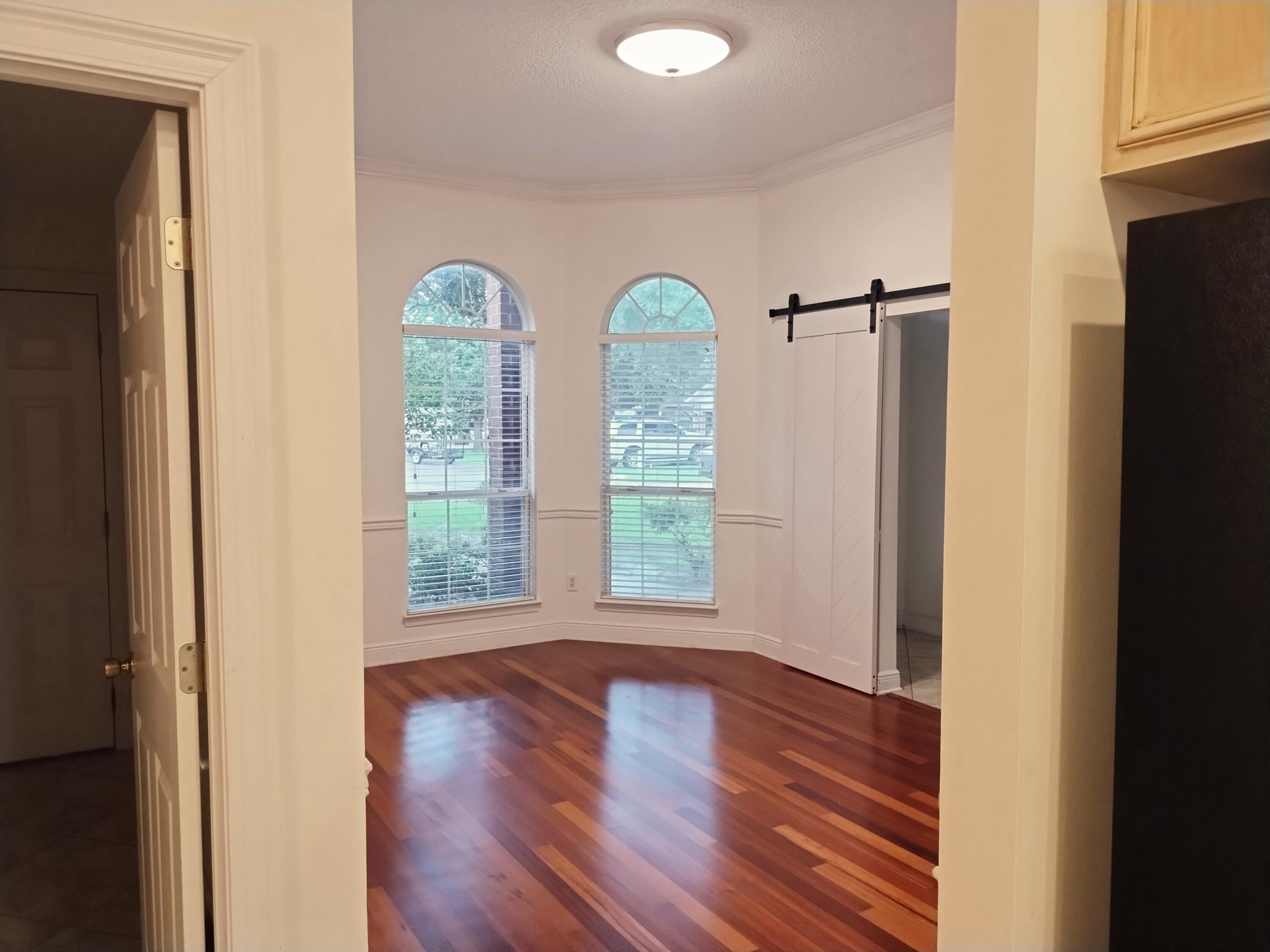 SHADOW OAKS - Residential