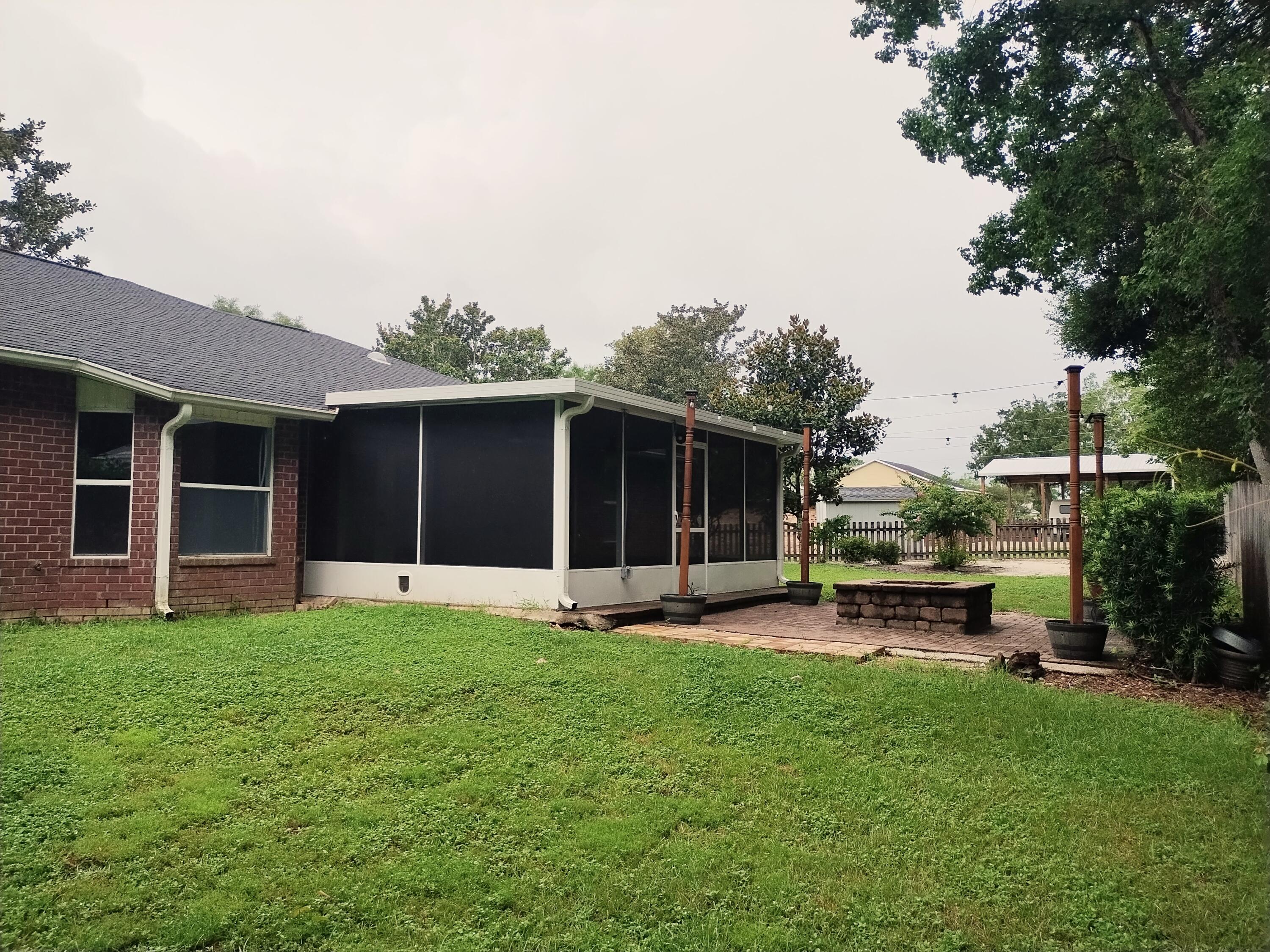 SHADOW OAKS - Residential