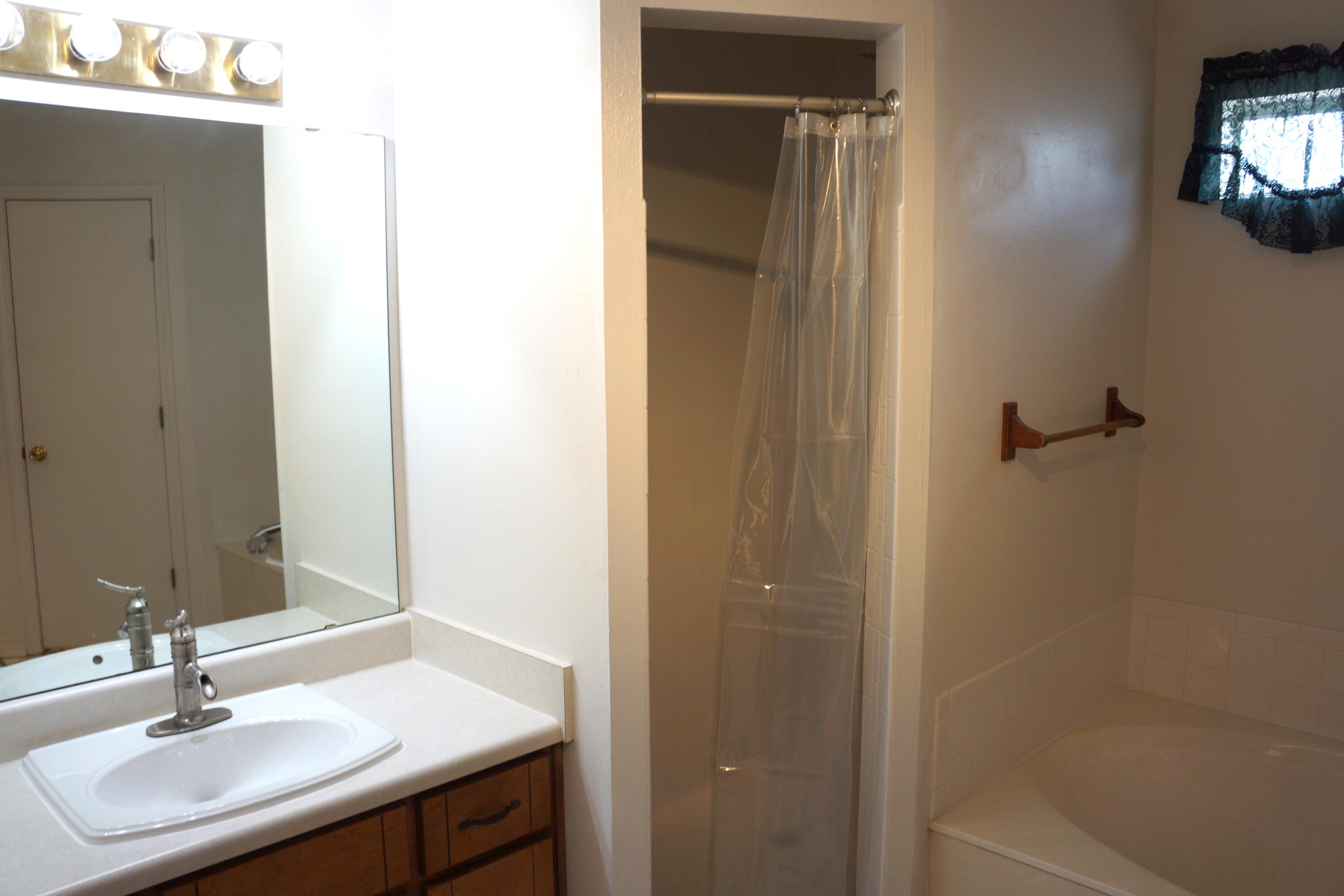 SHOAL CREEK MANOR 1ST ADD - Residential