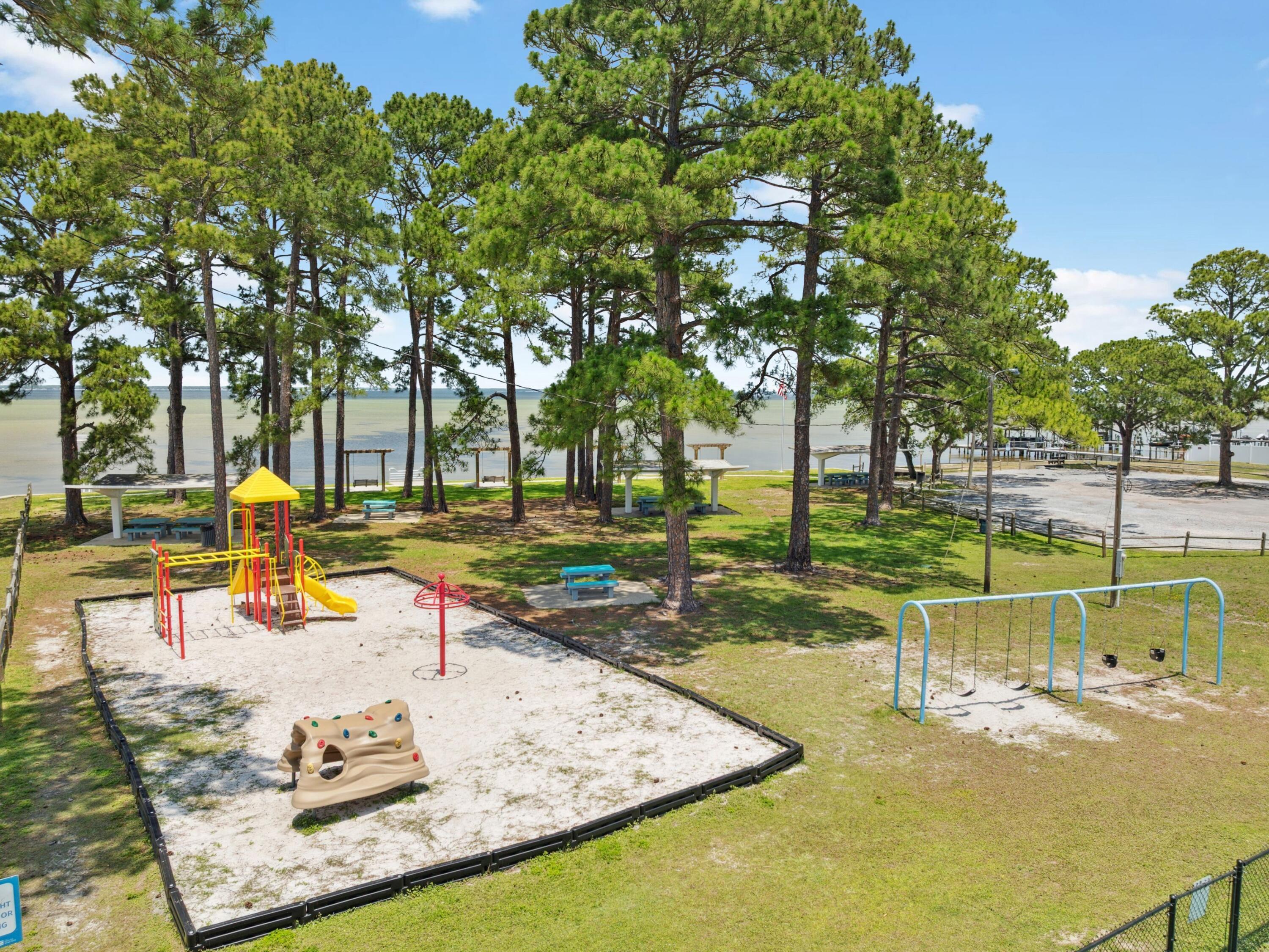Bayshore Pines - Residential