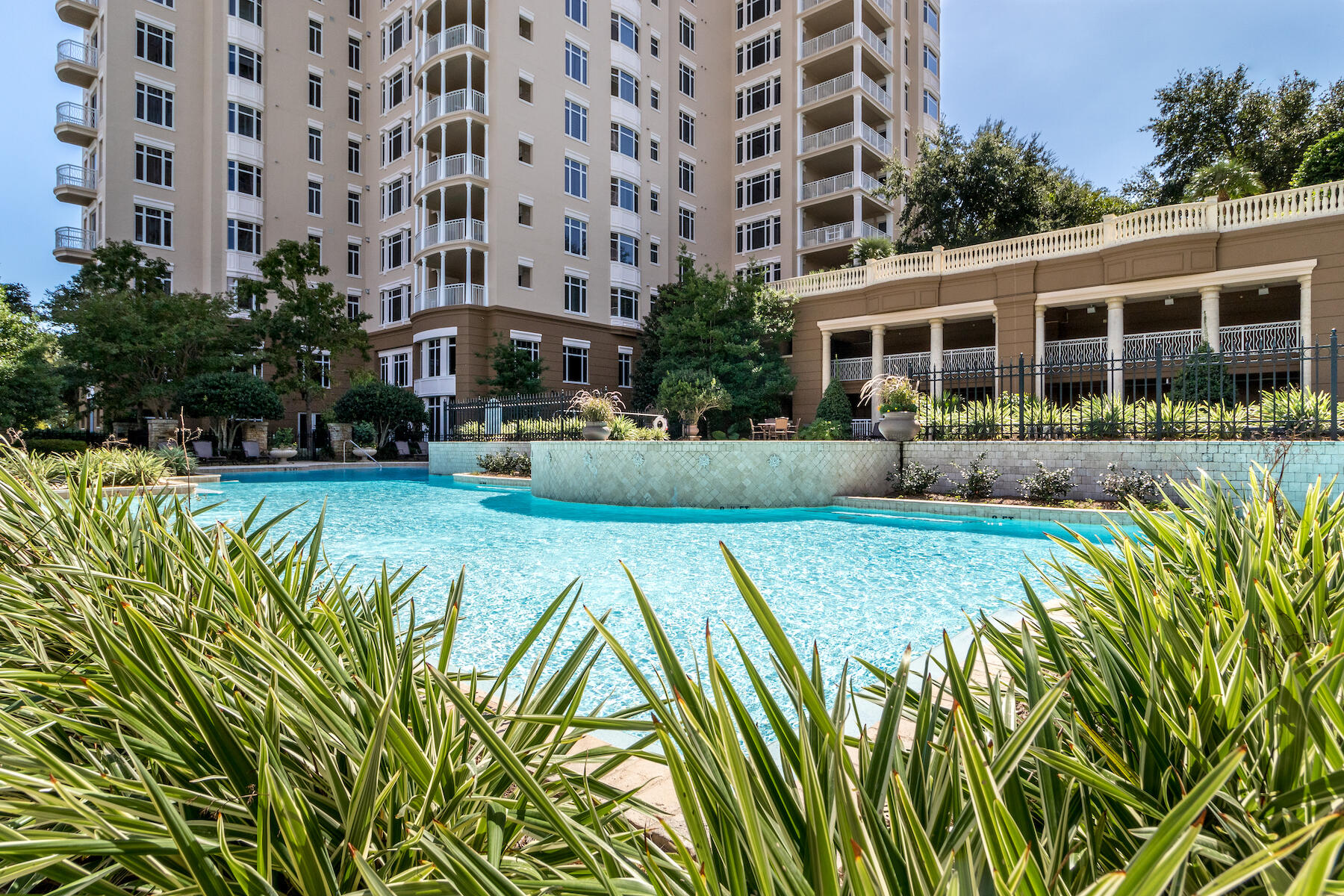 ONE WATER PLACE - Residential