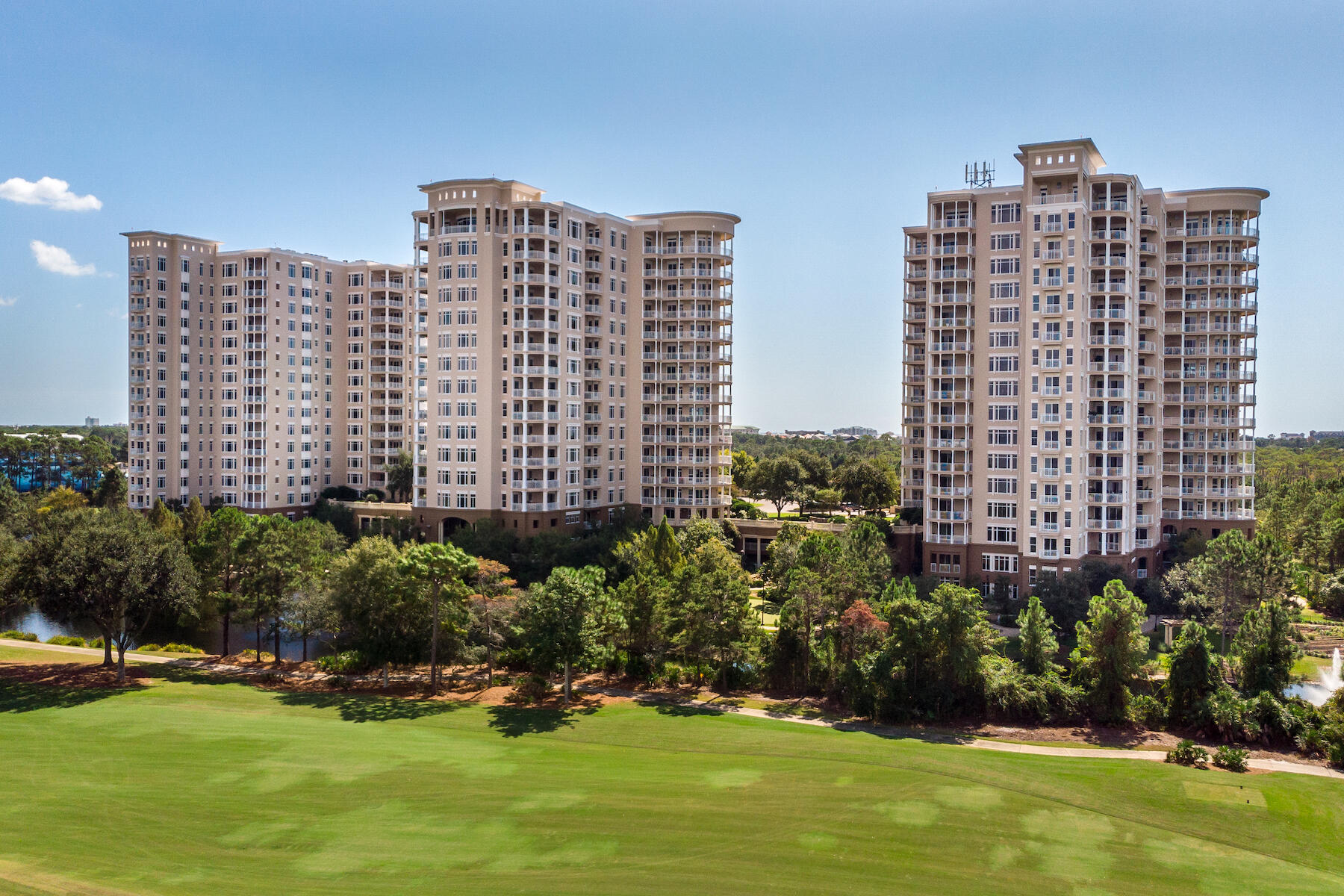 ONE WATER PLACE - Residential