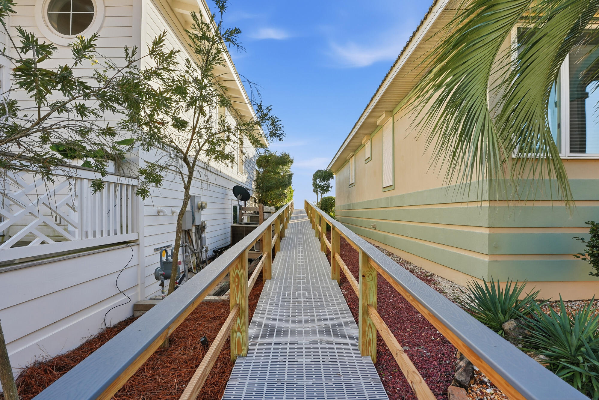 SAND CLIFFS ON THE GULF - Residential