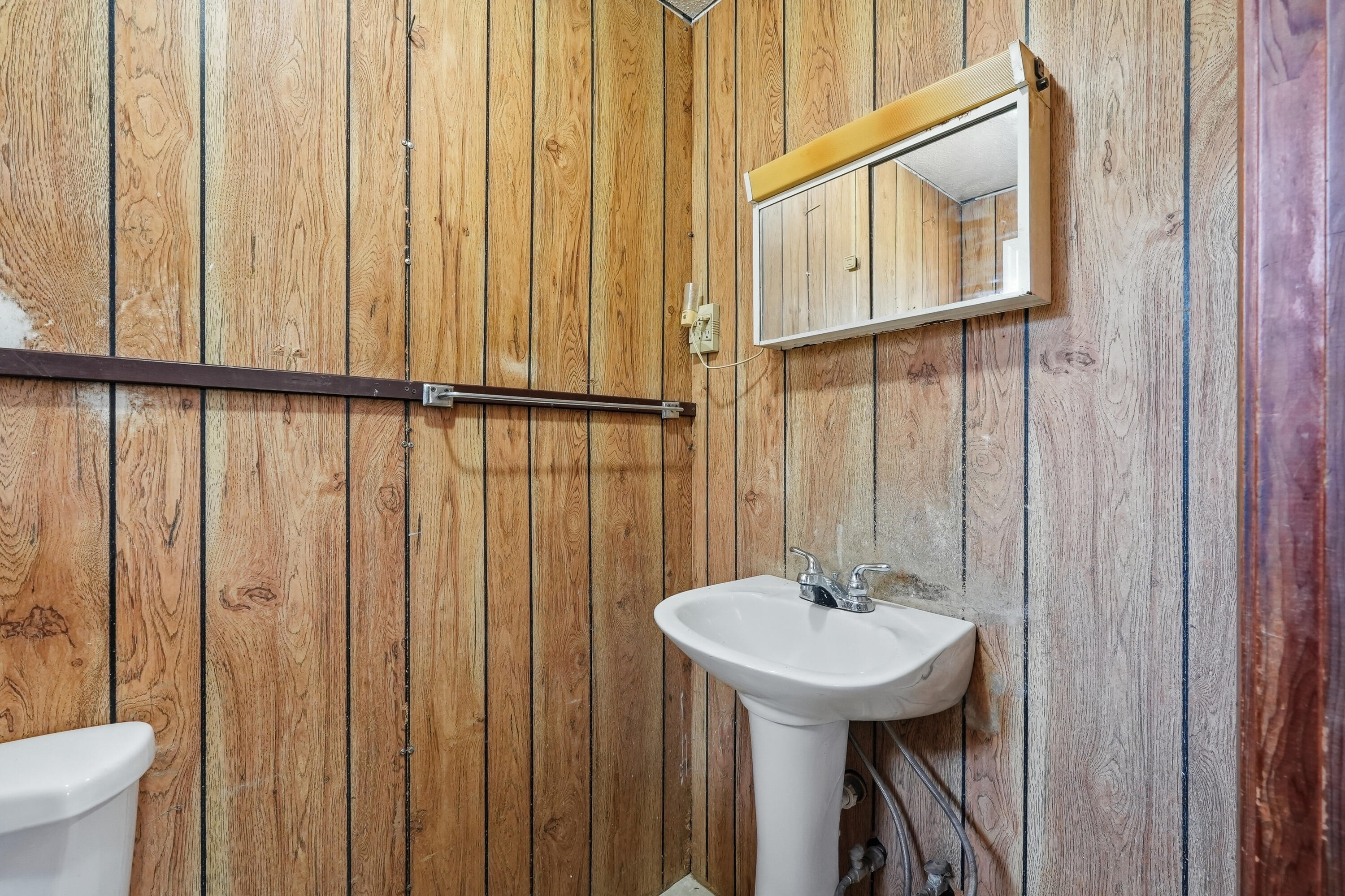 NO RECORDED SUBDIVISION - Residential