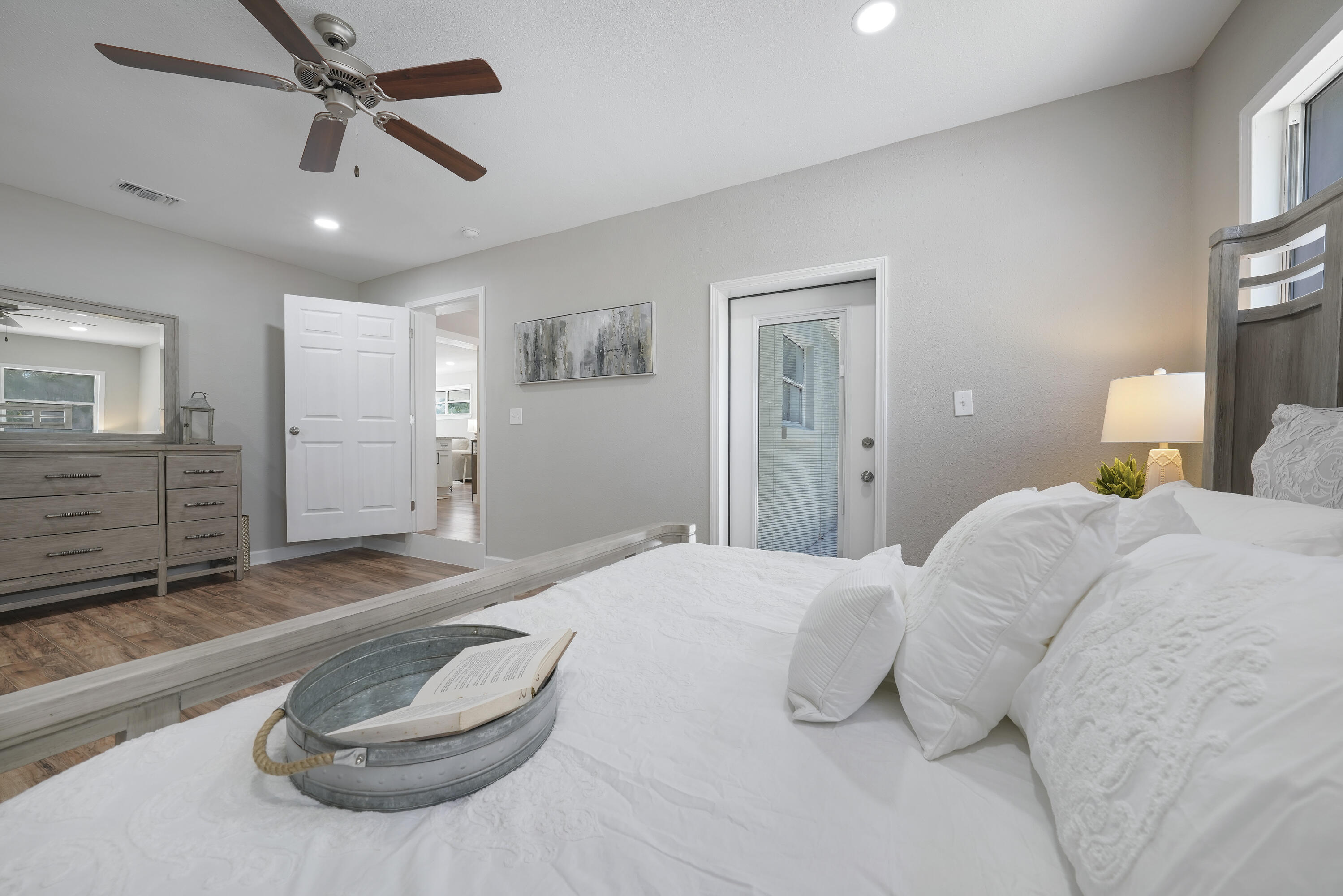 ELLIOTTS POINT 7TH ADDN - Residential