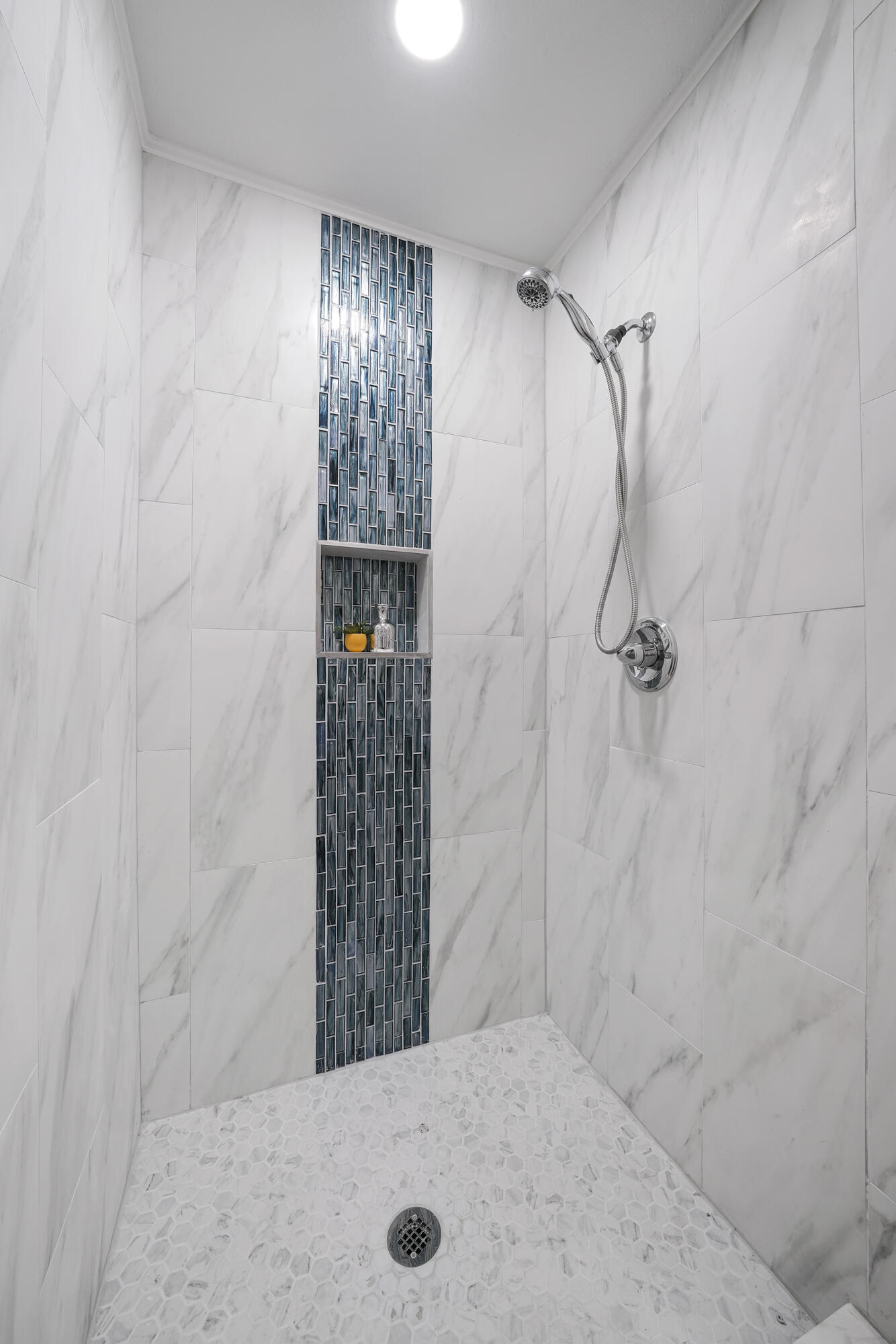 ELLIOTTS POINT 7TH ADDN - Residential