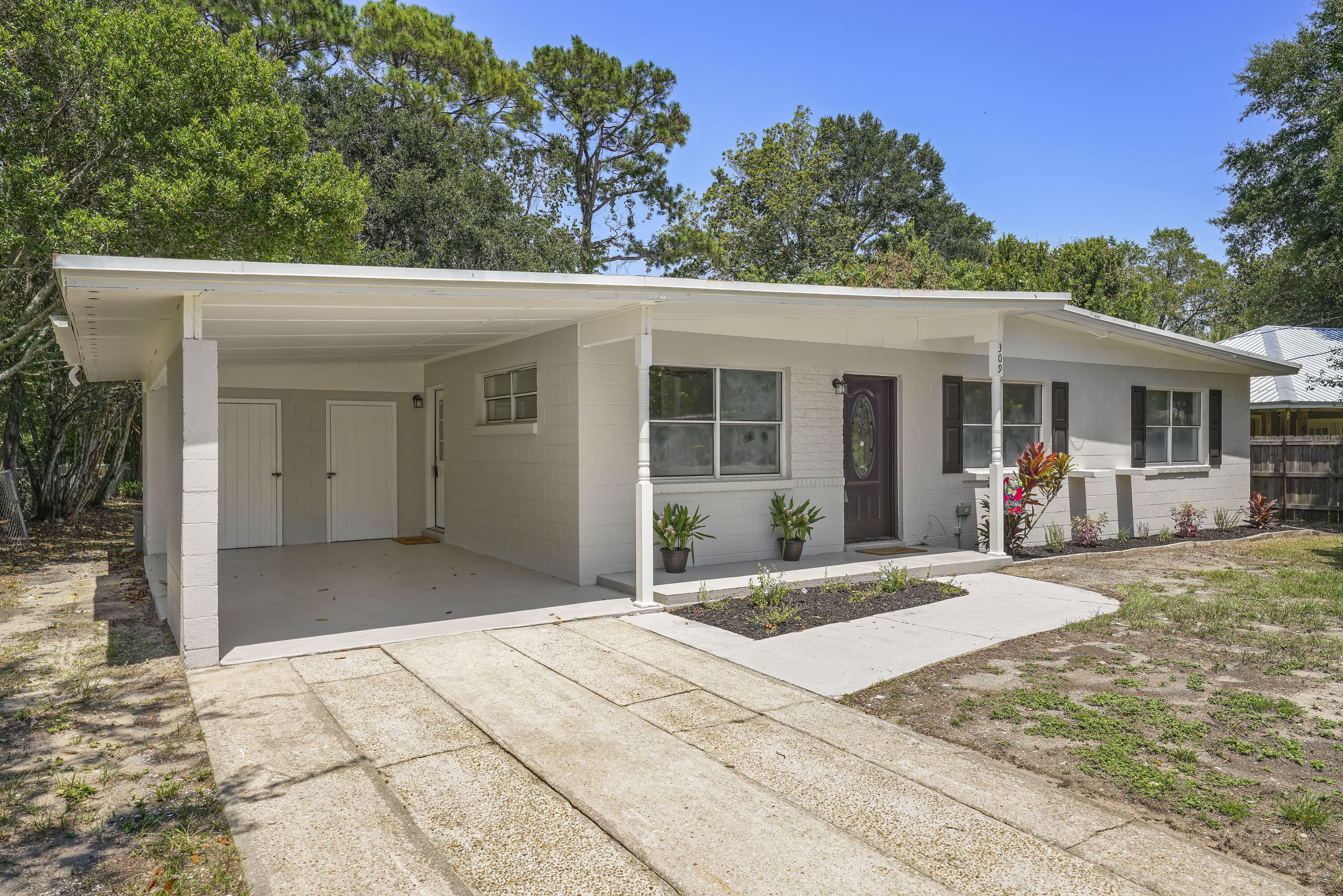 ELLIOTTS POINT 7TH ADDN - Residential