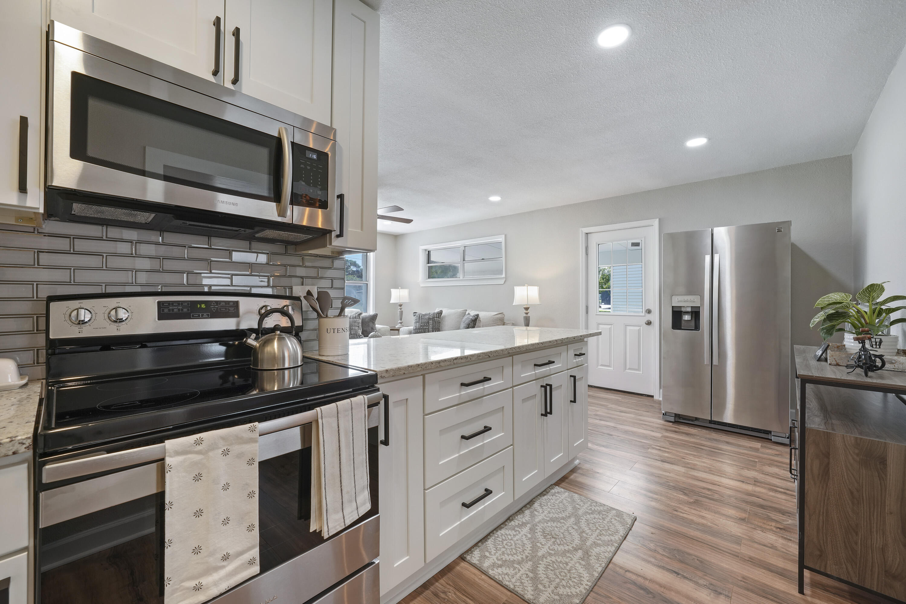 ELLIOTTS POINT 7TH ADDN - Residential