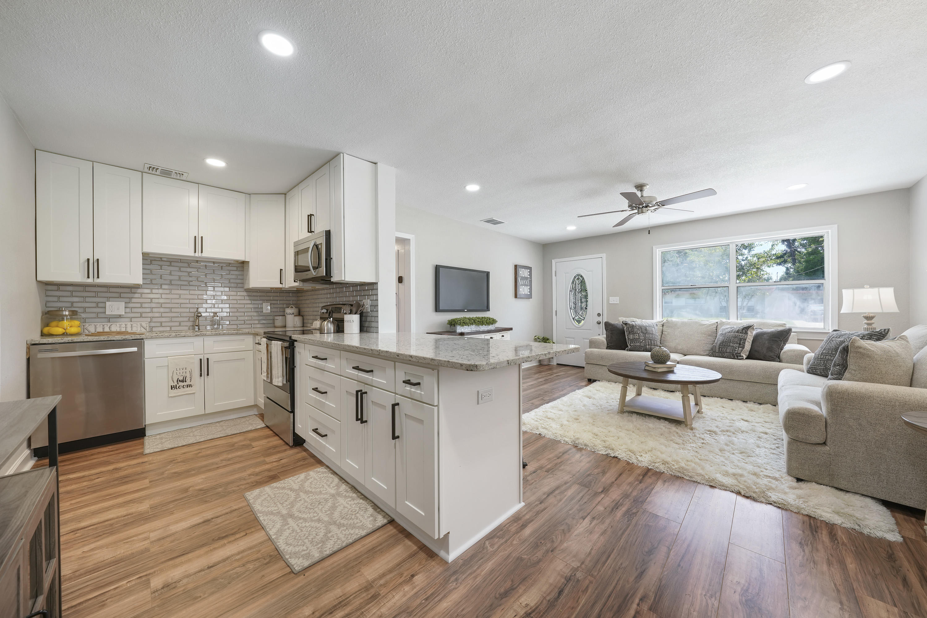 ELLIOTTS POINT 7TH ADDN - Residential