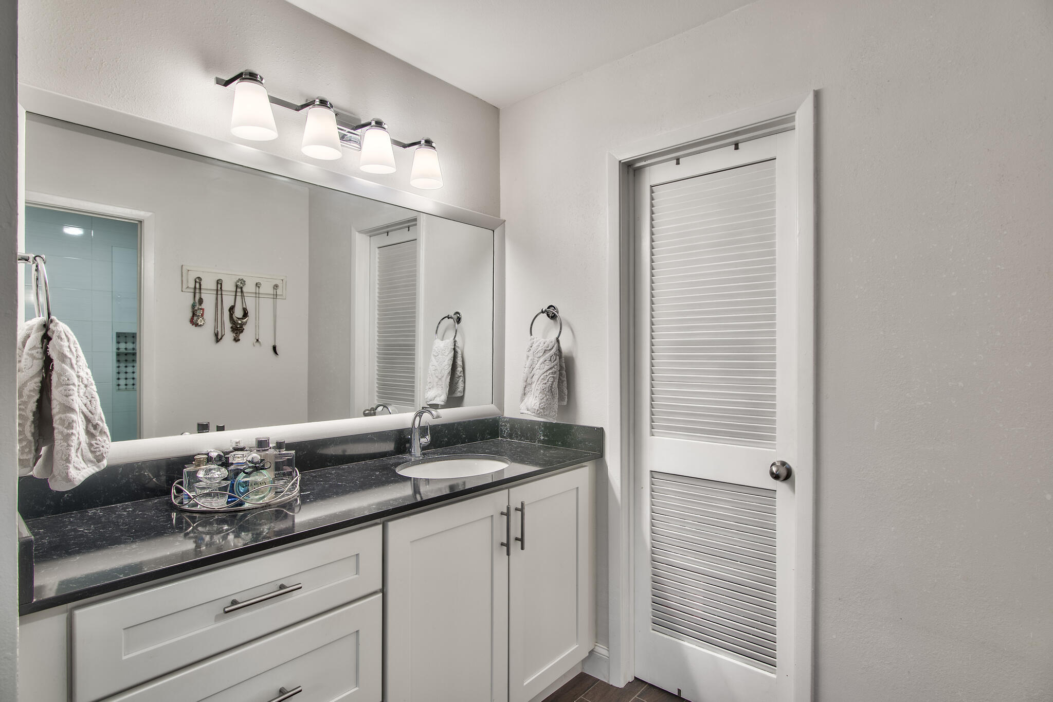 ROYAL OAK VILLAGE - Residential Lease