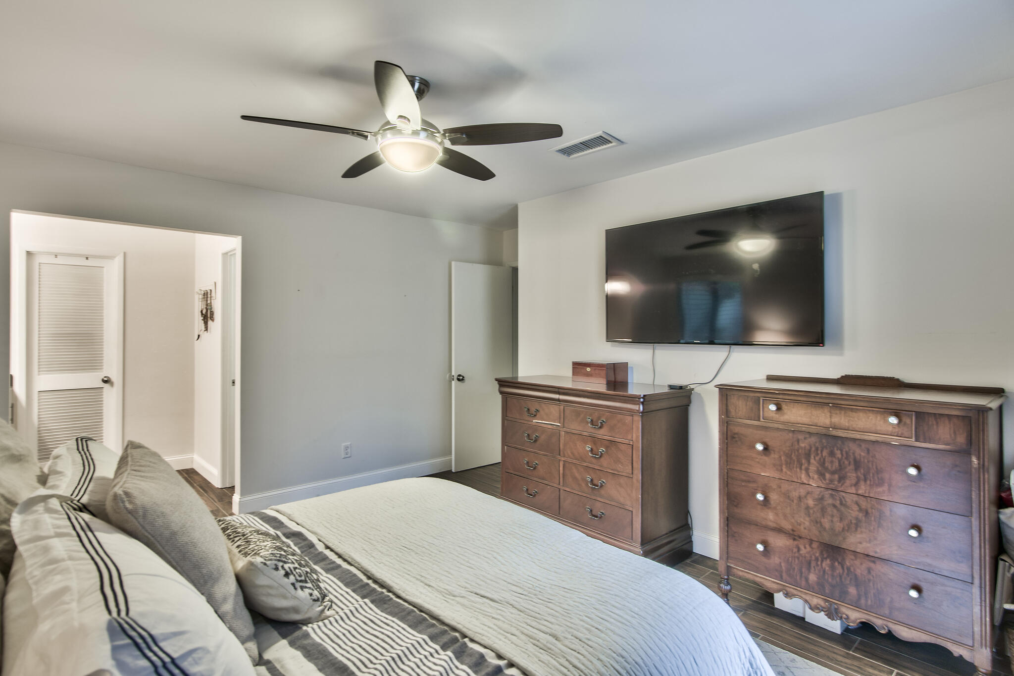 ROYAL OAK VILLAGE - Residential Lease