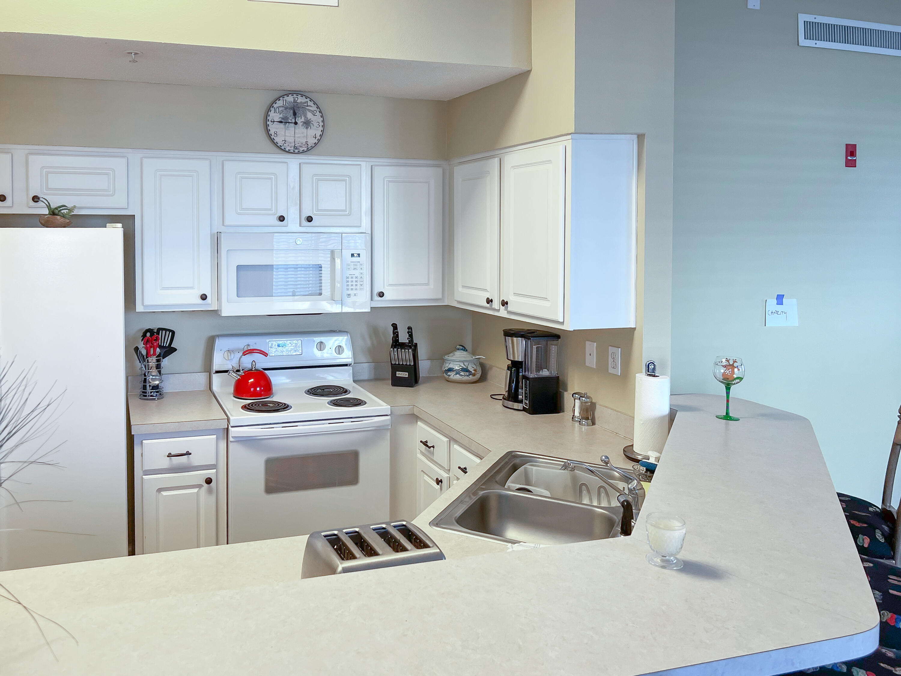 CRYSTAL VIEW CONDO - Residential