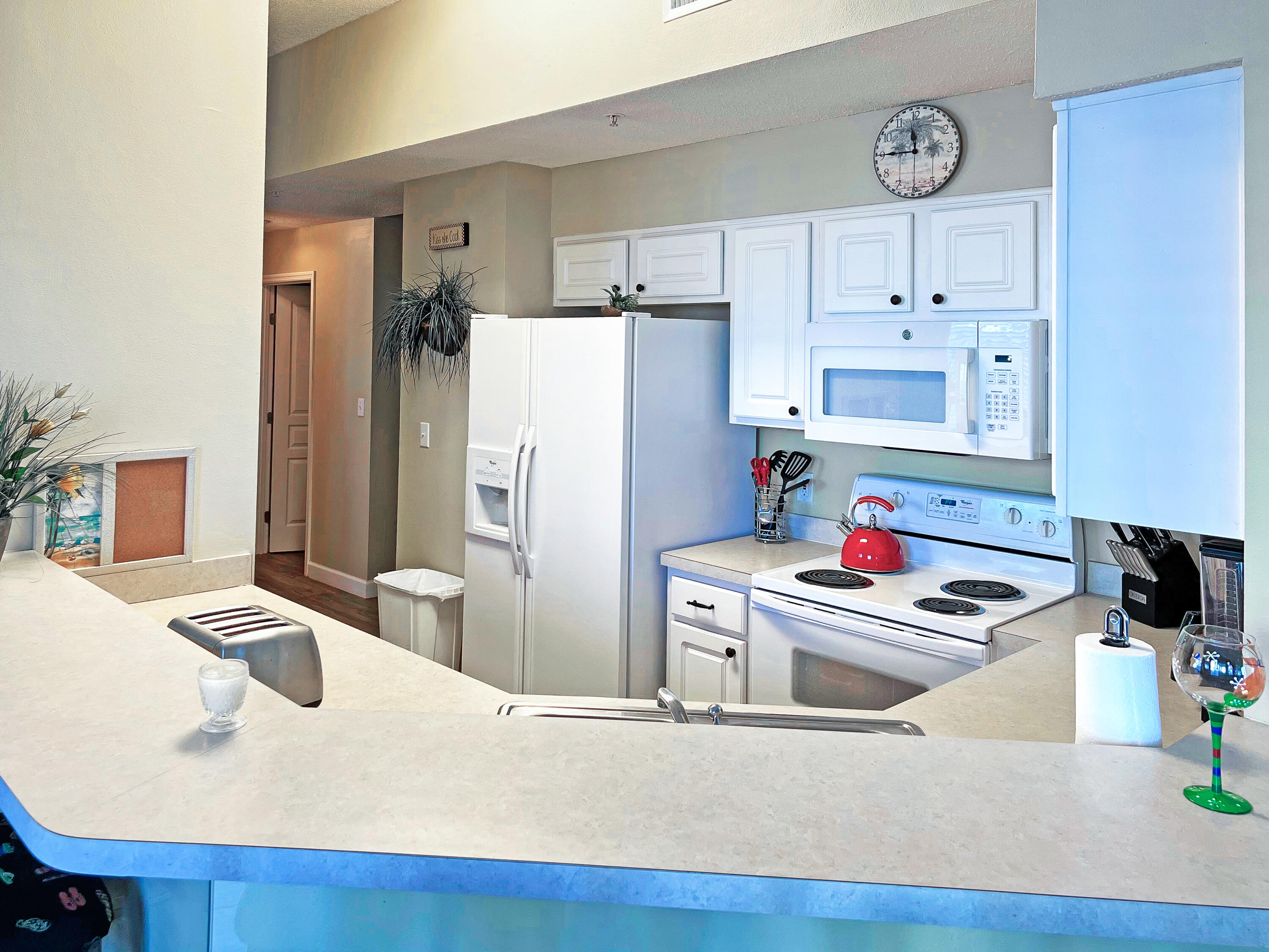 CRYSTAL VIEW CONDO - Residential