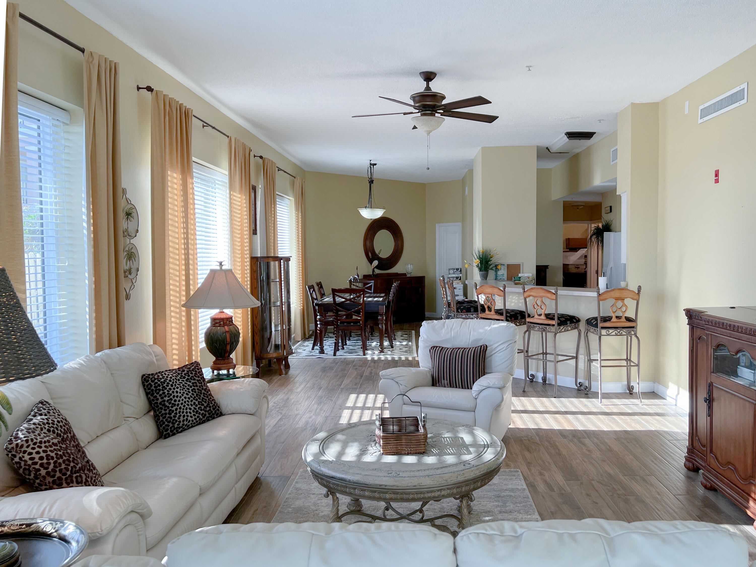 CRYSTAL VIEW CONDO - Residential