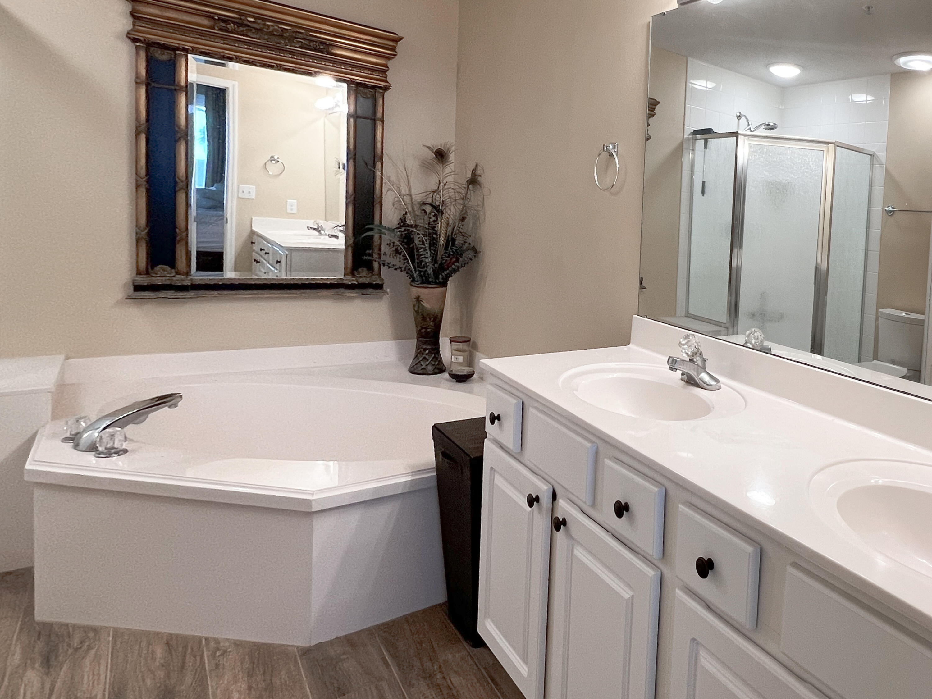 CRYSTAL VIEW CONDO - Residential