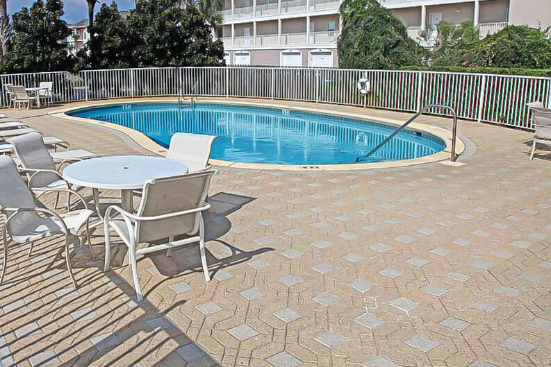 CRYSTAL VIEW CONDO - Residential