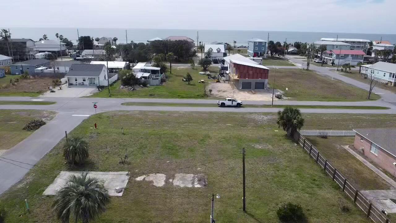 NO RECORDED SUBDIVISION - Land