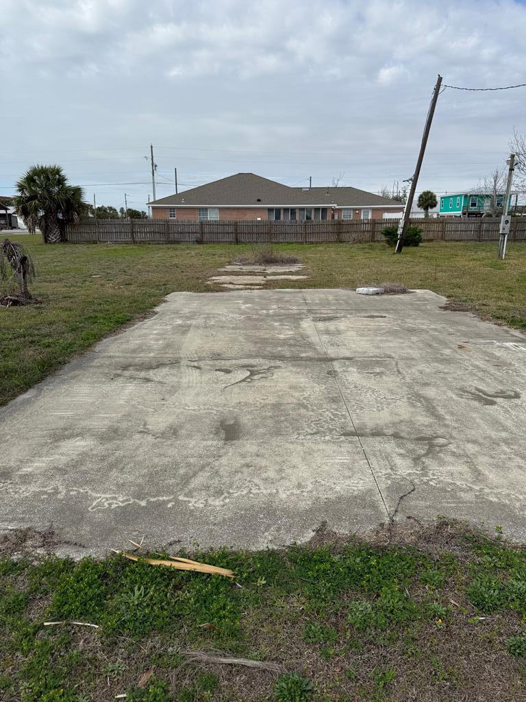 NO RECORDED SUBDIVISION - Land