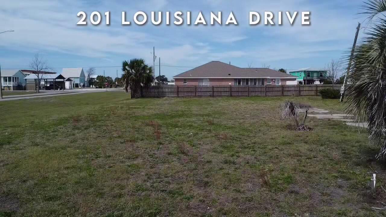 NO RECORDED SUBDIVISION - Land