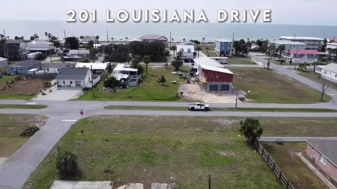 NO RECORDED SUBDIVISION - Land