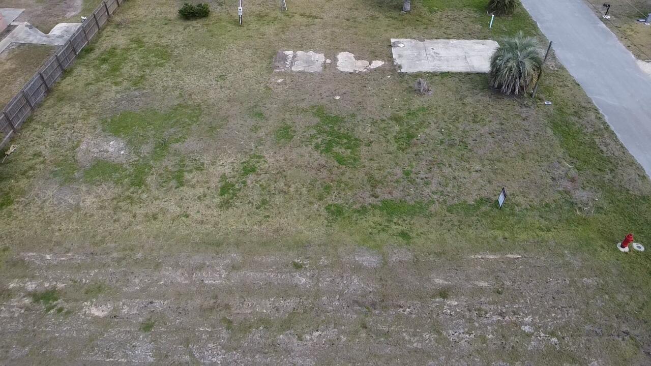 NO RECORDED SUBDIVISION - Land